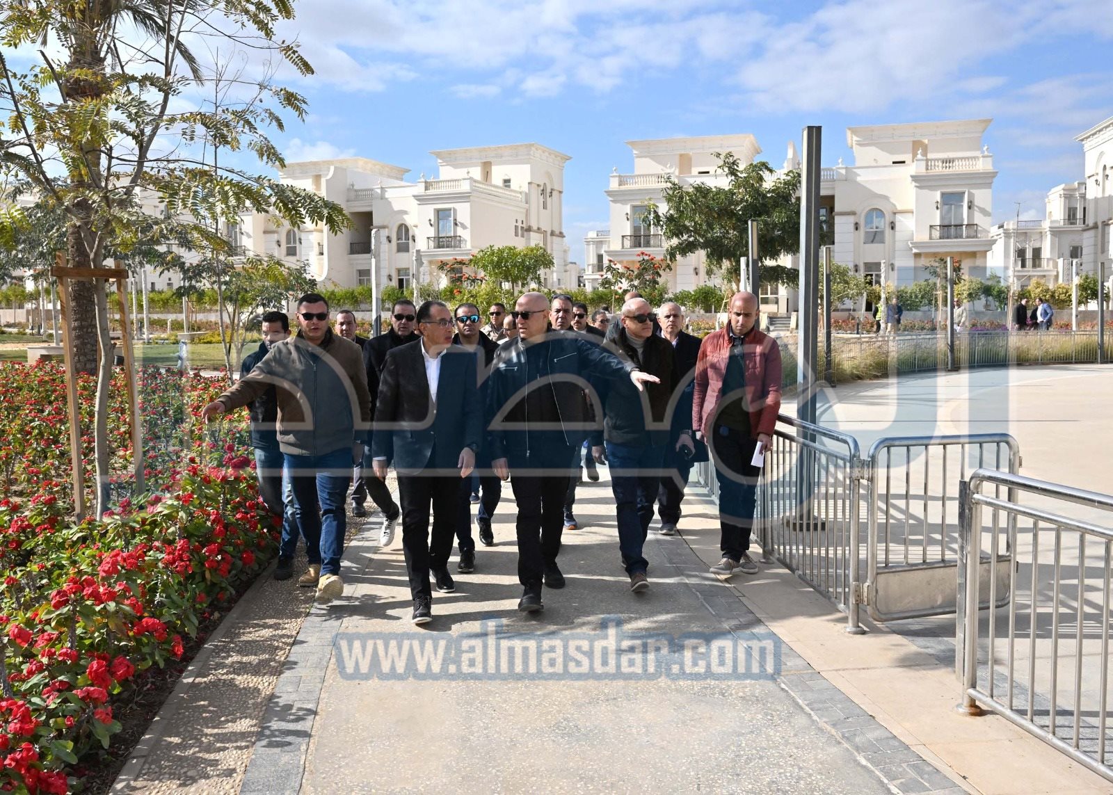 رئيس الوزراء يتفقد الحي السكني الخامس R5 جاردن سيتي الجديدة
