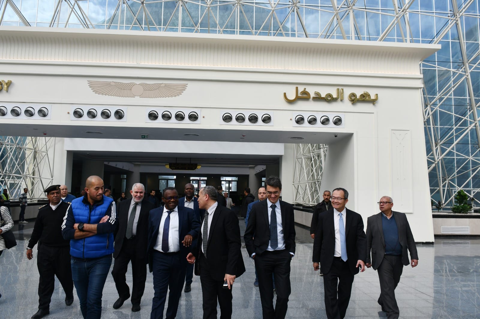 زيارة نائب رئيس البنك الدولي للبنية التحتية ووزير النقل لمحطة قطارات صعيد مصر