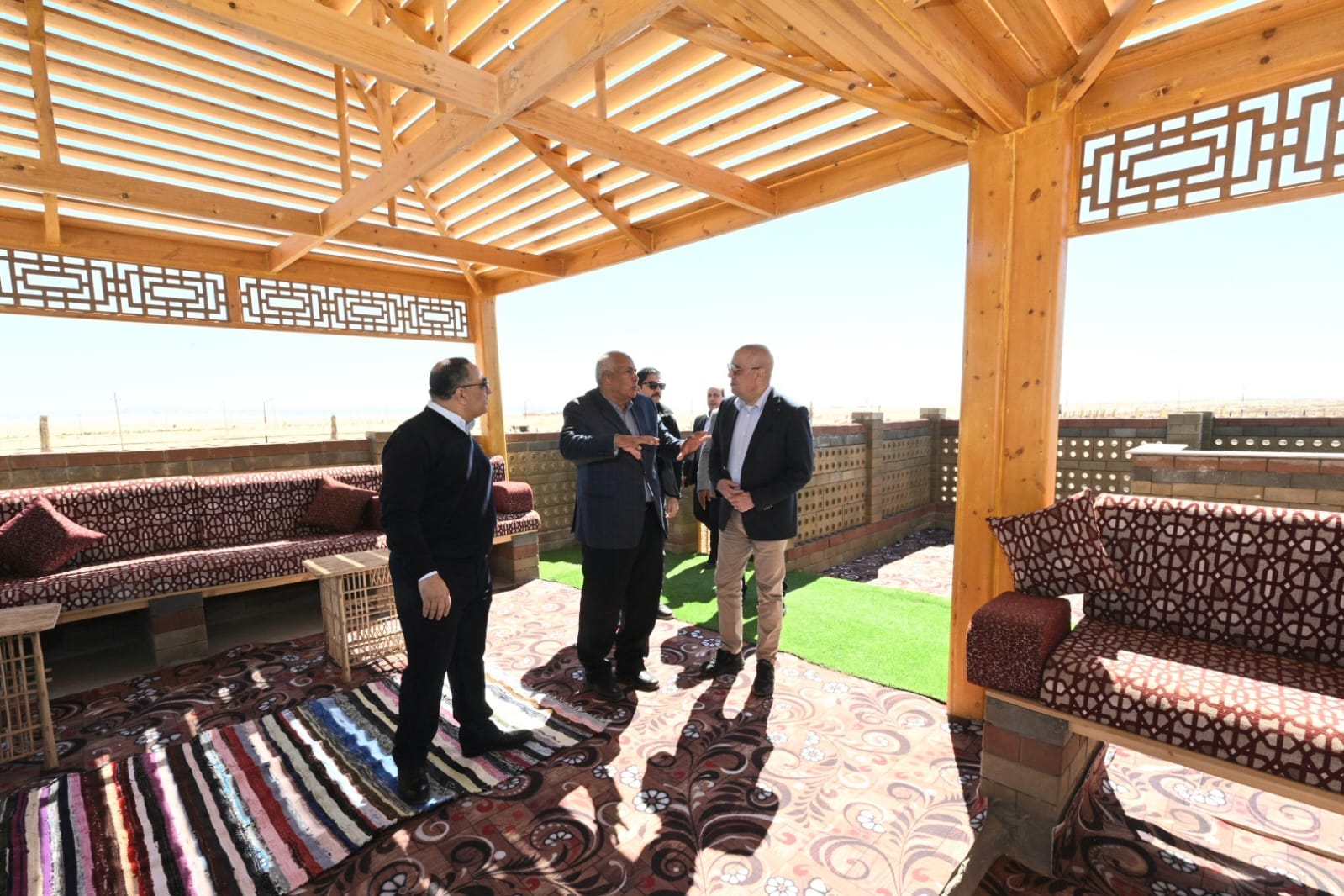 الجزار في زيارة للوادي الجديد لتفقد مجمع المصالح الحكومية والمنزل الريفي الأخضر