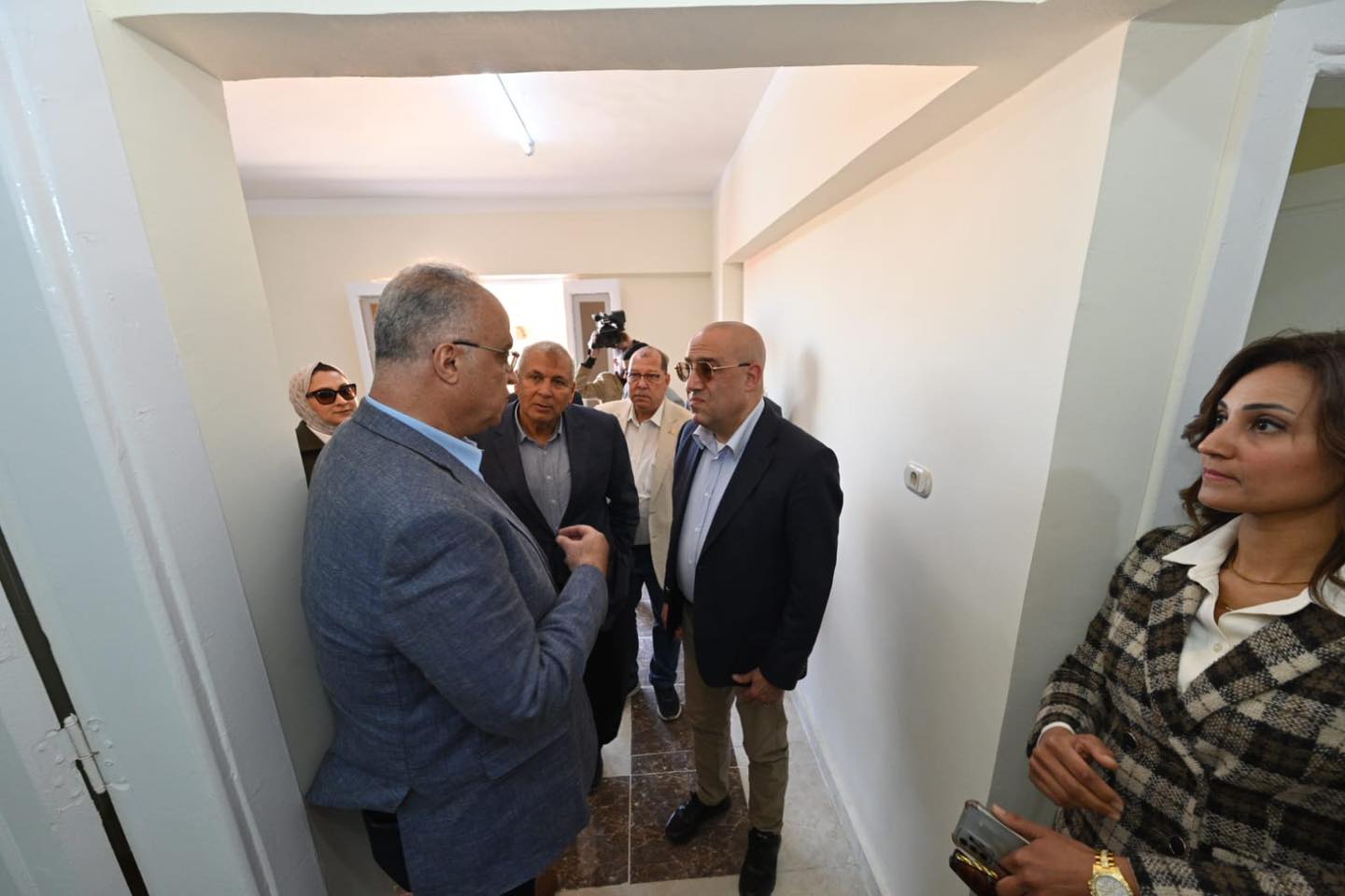وزير الإسكان ومحافظ الوادى الجديد يفتتحون مشروع