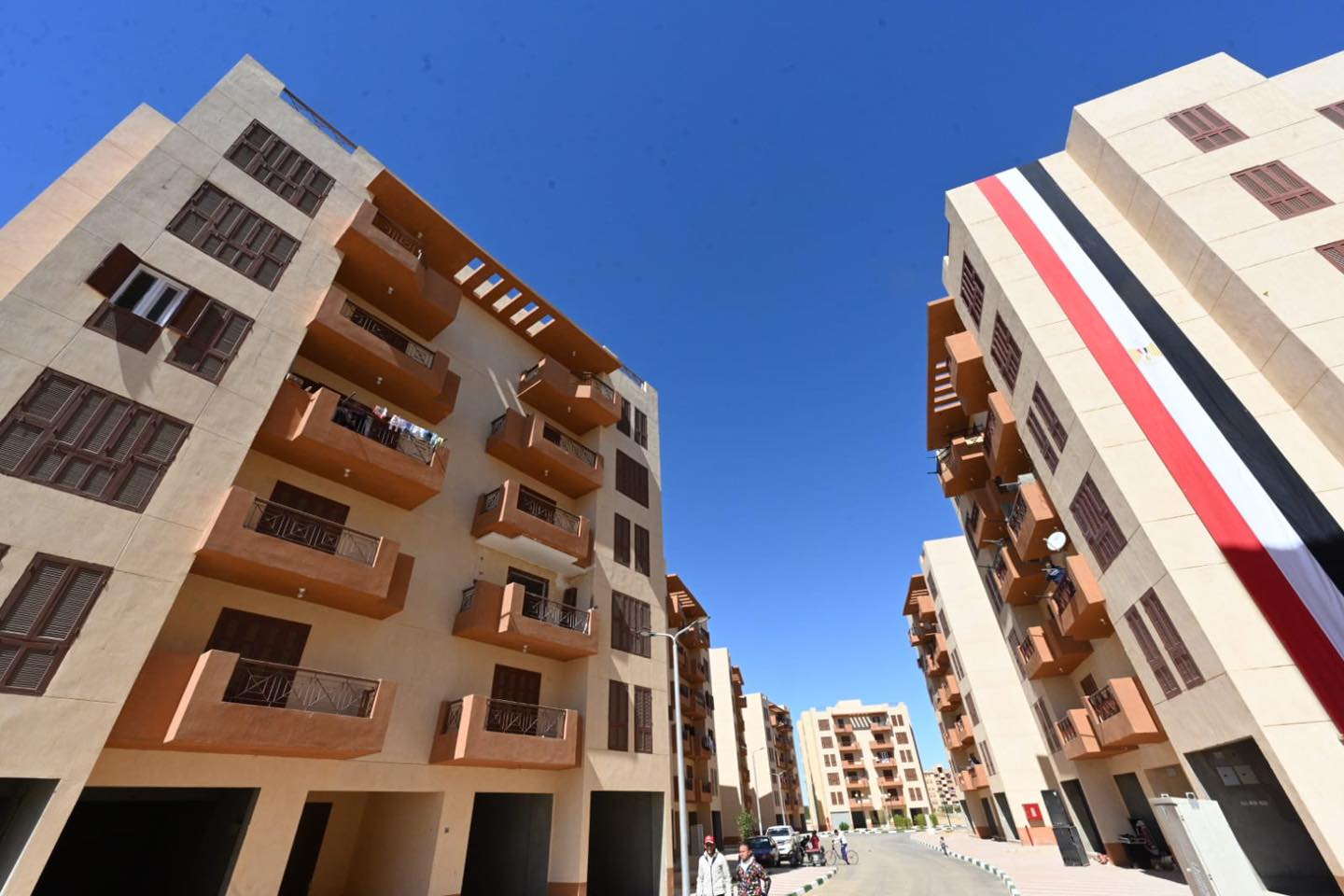 وزير الإسكان ومحافظ الوادى الجديد يفتتحون مشروع