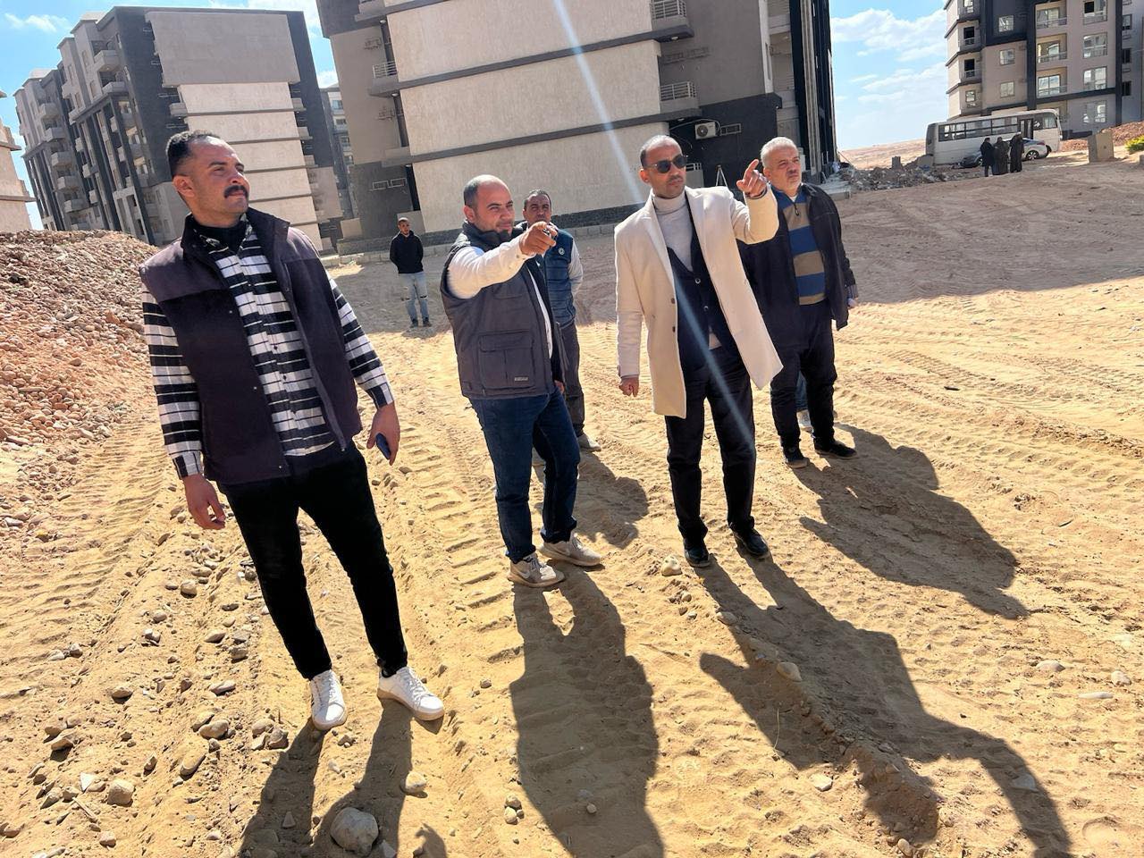 الجزار يتابع مشروعات المرافق والطرق بـ5 مدن جديدة