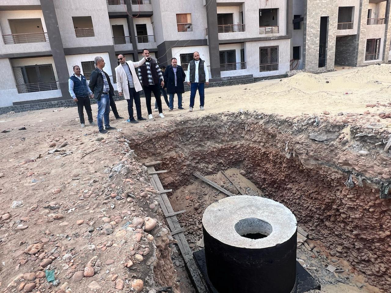 الجزار يتابع مشروعات المرافق والطرق بـ5 مدن جديدة