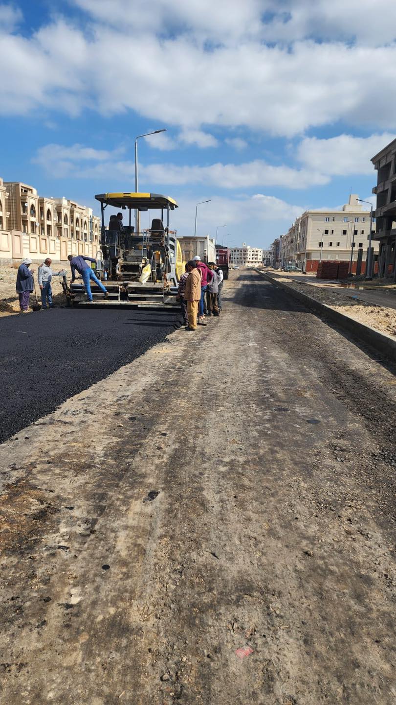 الجزار يتابع مشروعات المرافق والطرق بـ5 مدن جديدة