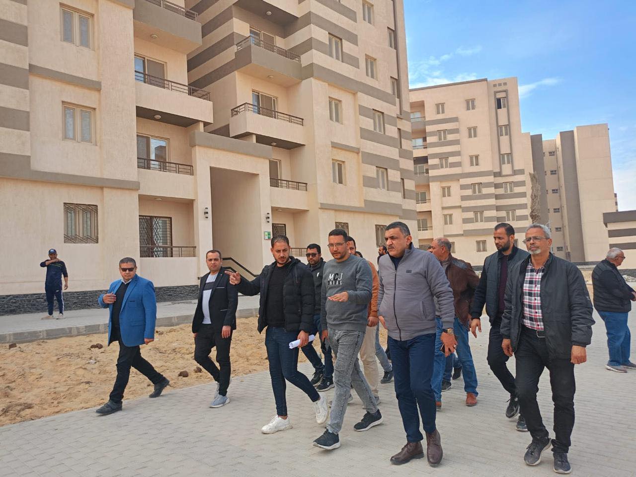 الجزار يتابع مشروعات المرافق والطرق بـ5 مدن جديدة