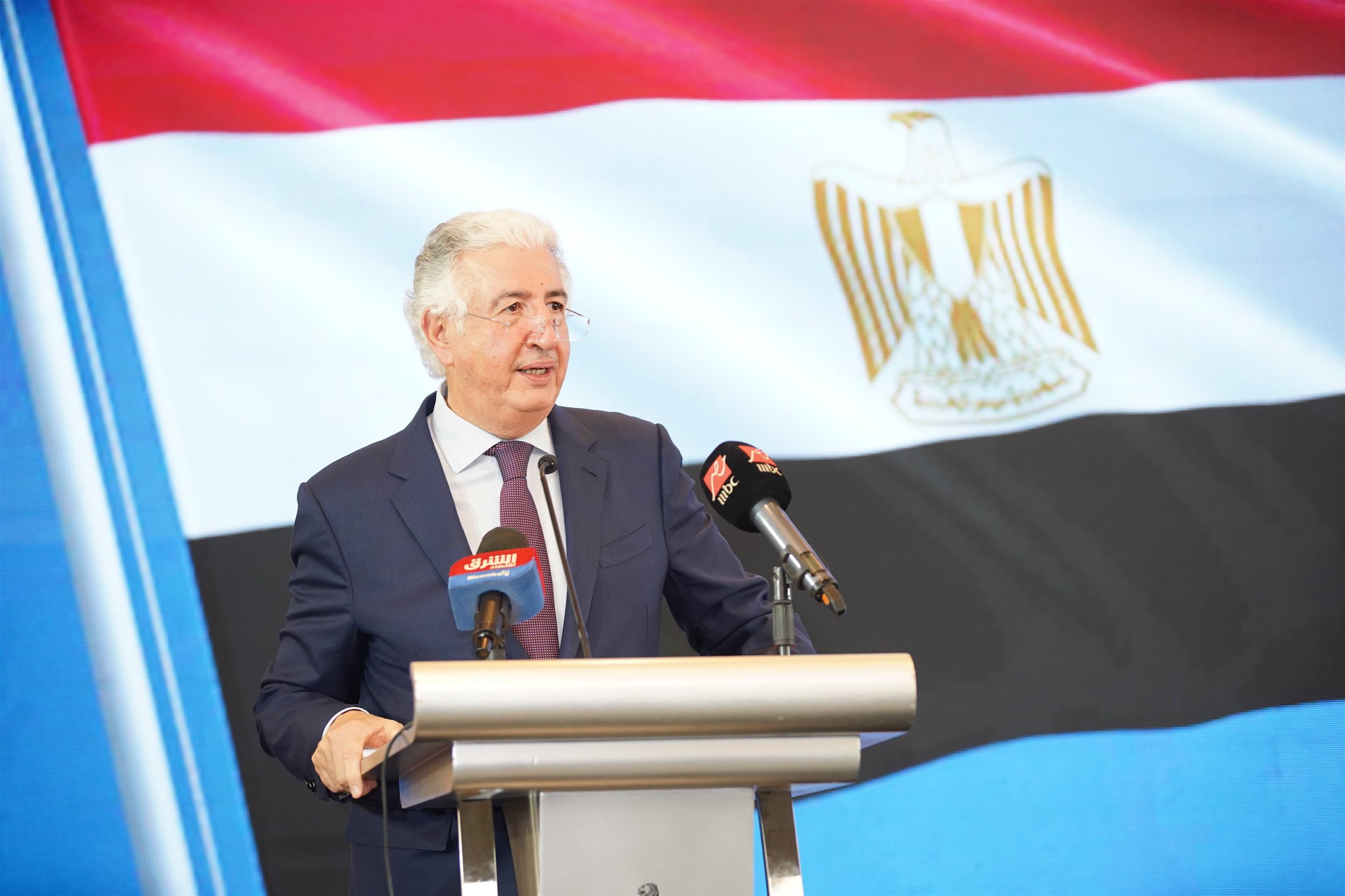 السعيد ومحافظ مصر يشهدان توقيع برنامج العمل السنوي