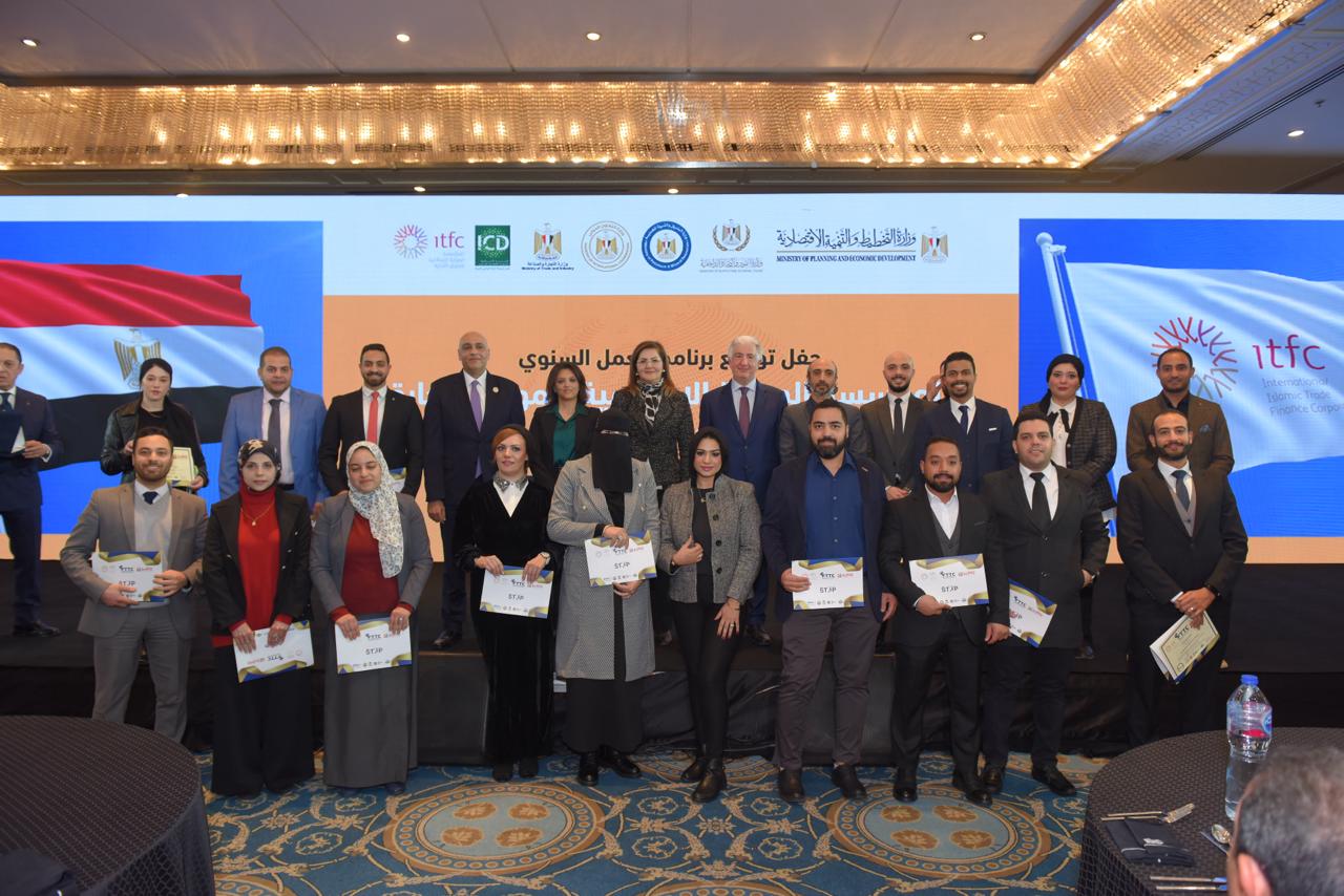 السعيد ومحافظ مصر يشهدان توقيع برنامج العمل السنوي