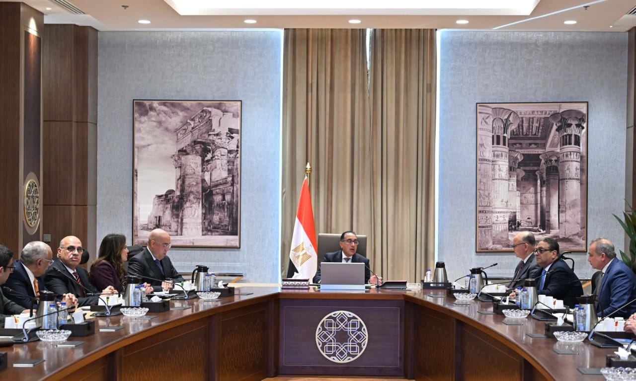 رئيس الوزراء يتابع موقف مشروعات إعادة إحياء القاهرة التراثية