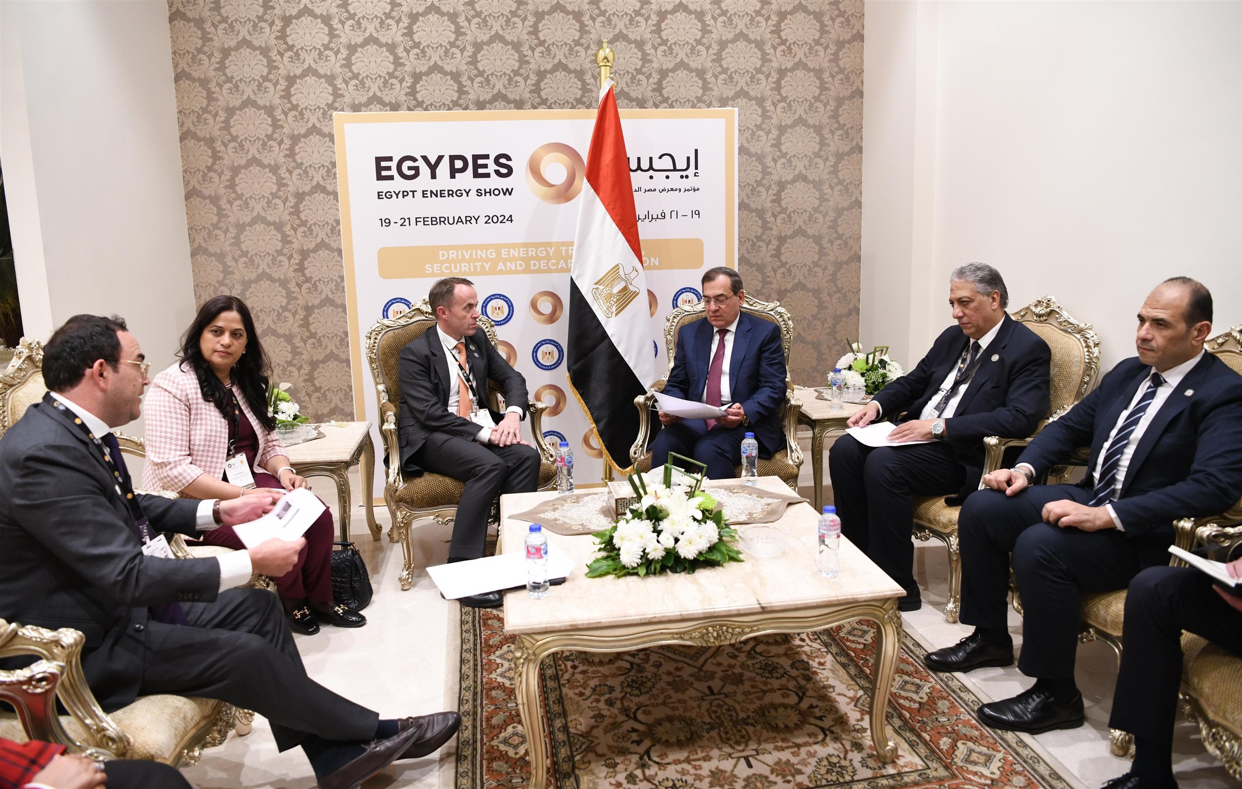 وزير البترول خلال لقائه مع وفد شركة IFS الكندية