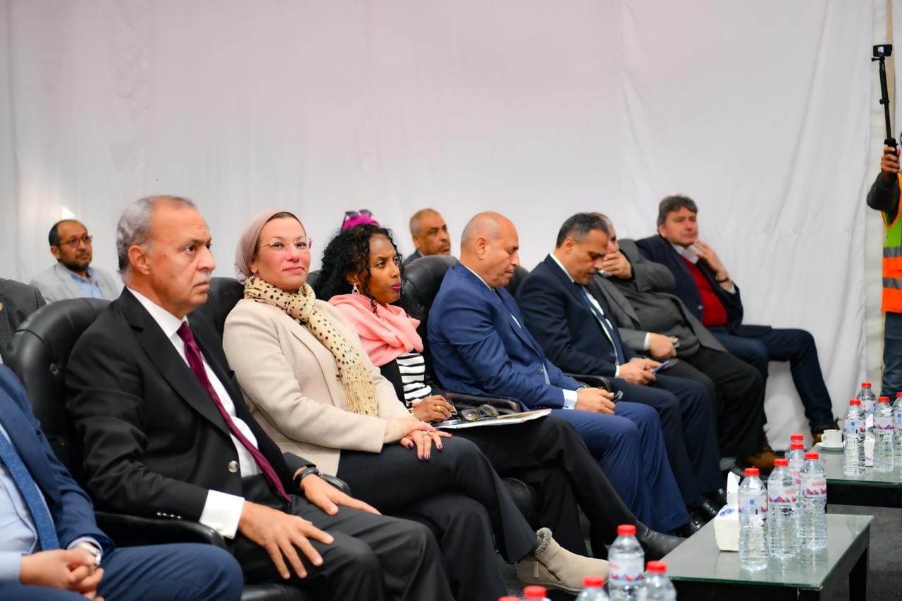 وزيرة البيئة تضع حجر أساس المدينة المتكاملة لمعالجة المخلفات