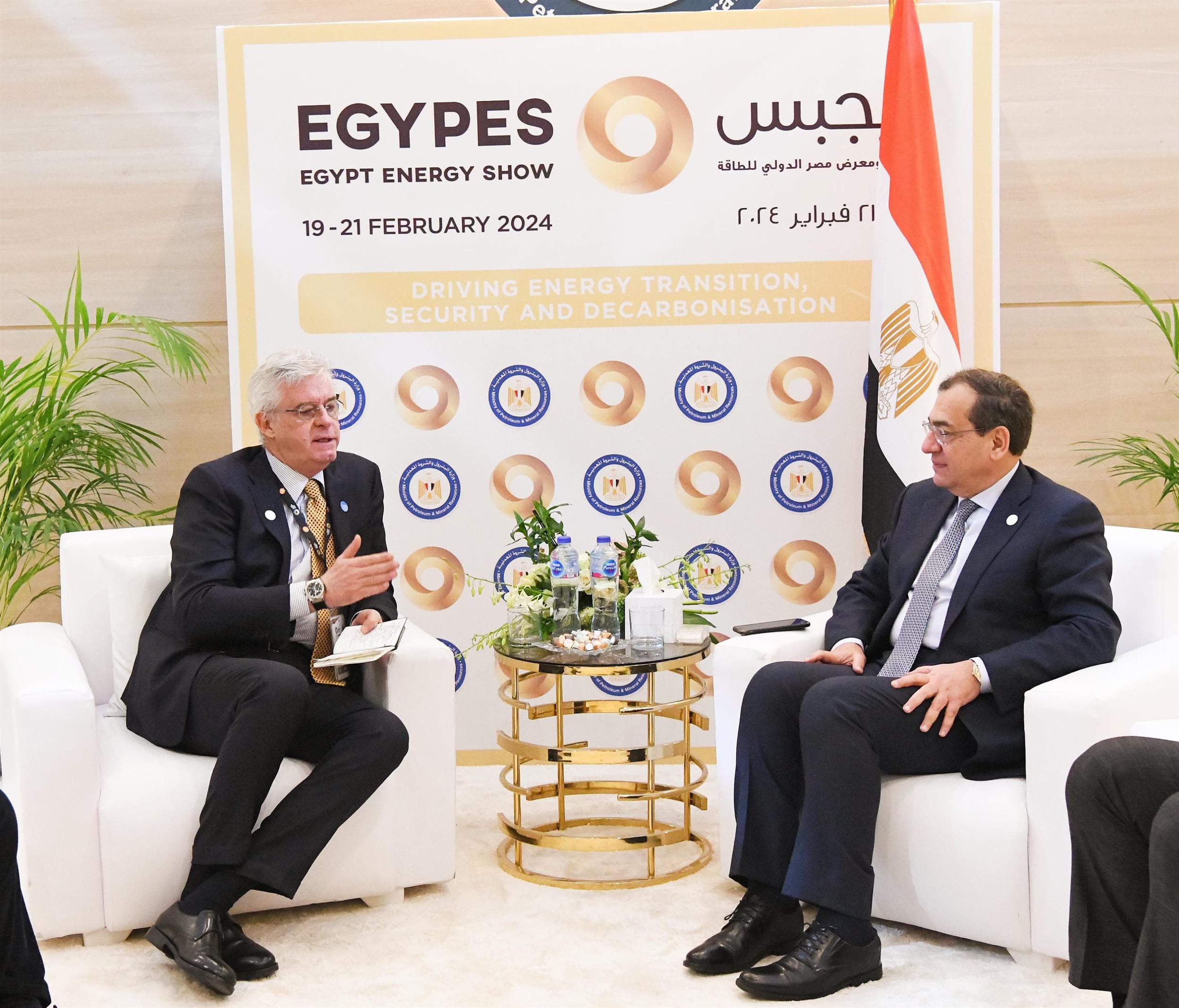 وزير البترول مع رئيس شركة تكنيب
