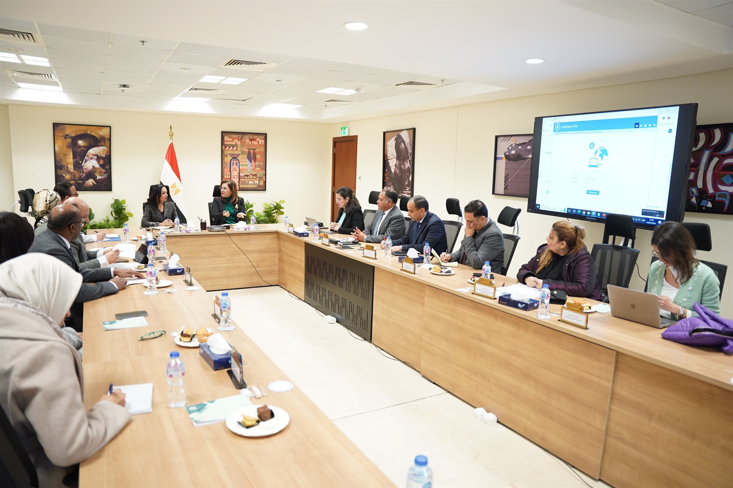 وزيرة التخطيط تتابع الموقف التنفيذي لمشروع تنمية الأسرة