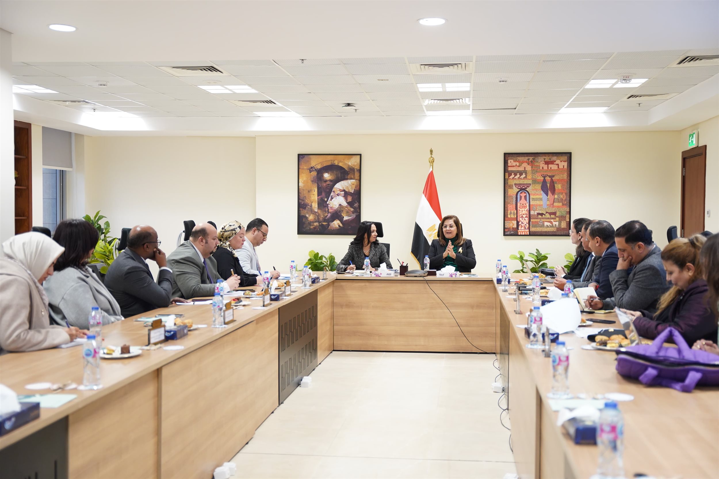 وزيرة التخطيط تتابع الموقف التنفيذي لمشروع تنمية الأسرة