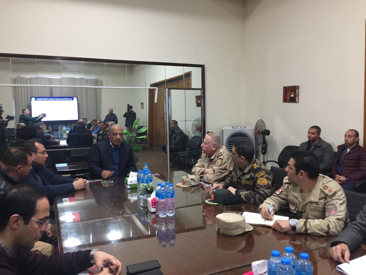 عصمت يتابع أعمال تطوير مجمع مصر للغزل والنسيج بكفر الدوار