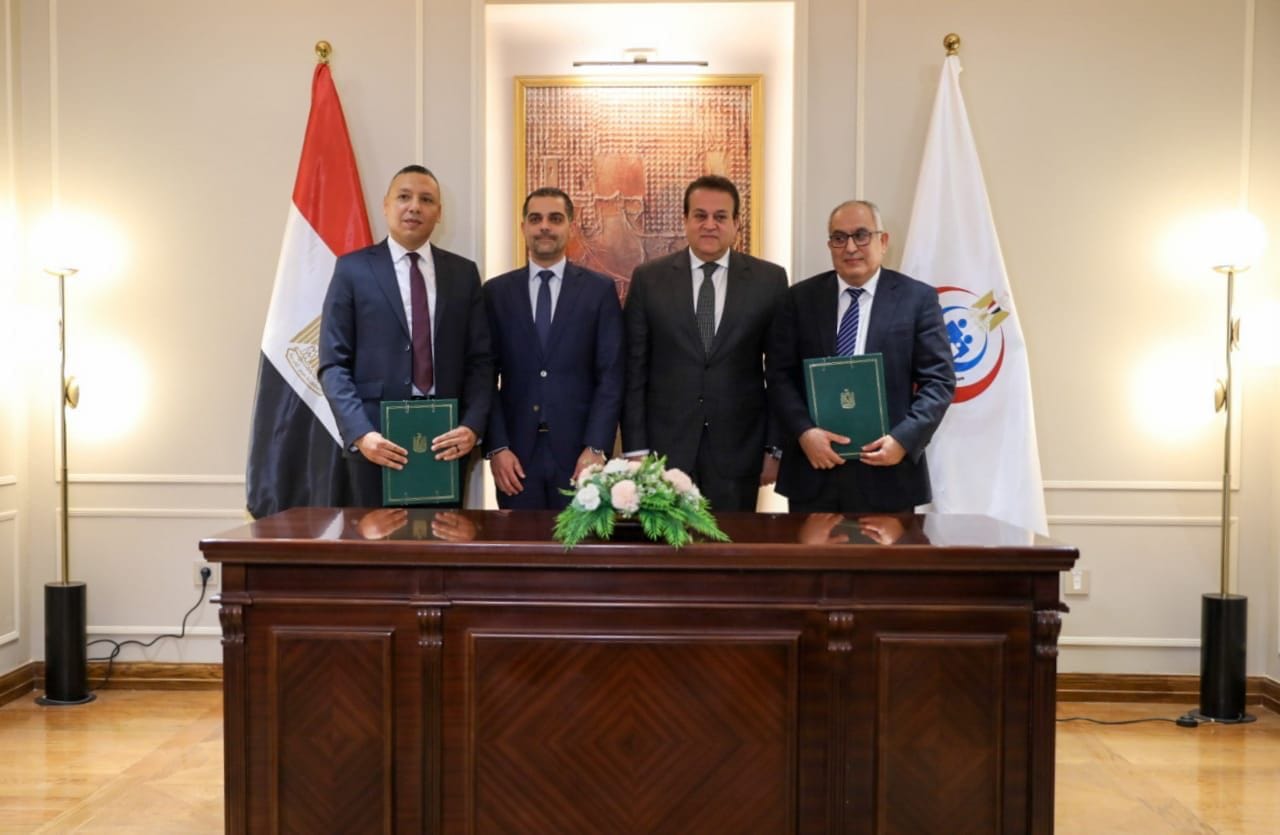 وزير الصحة يشهد توقيع بروتوكول تعاون مع