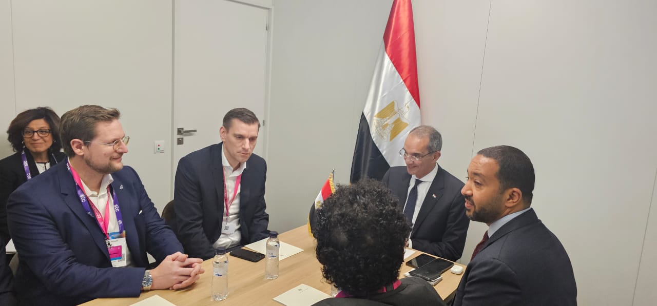 وزير الاتصالات يبحث مع وزير المواصلات بالبحرين التعاون فى مجالات التحول الرقمى