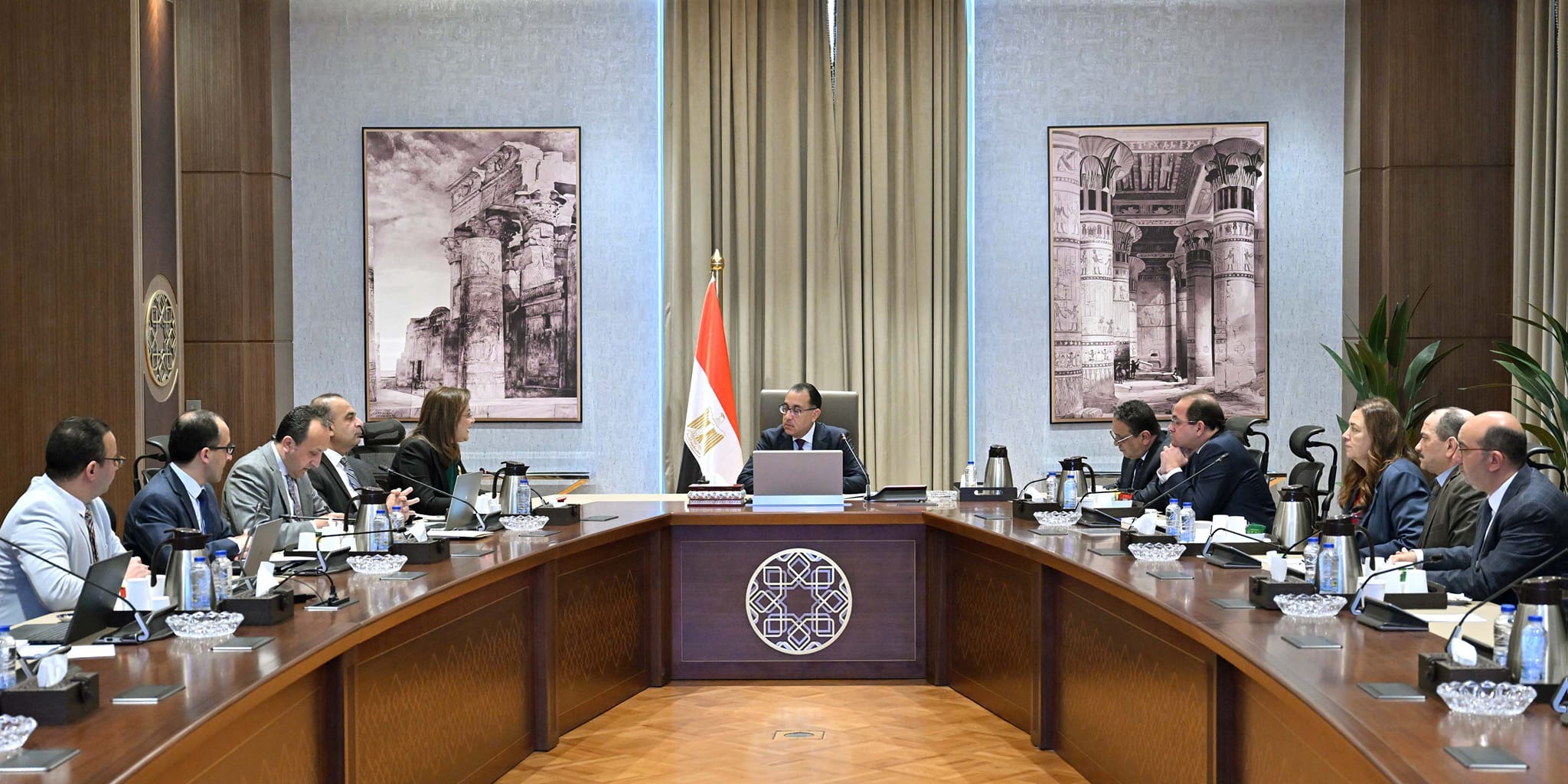 رئيس الوزراء يستعرض مقترحات خطة التنمية الاقتصادية