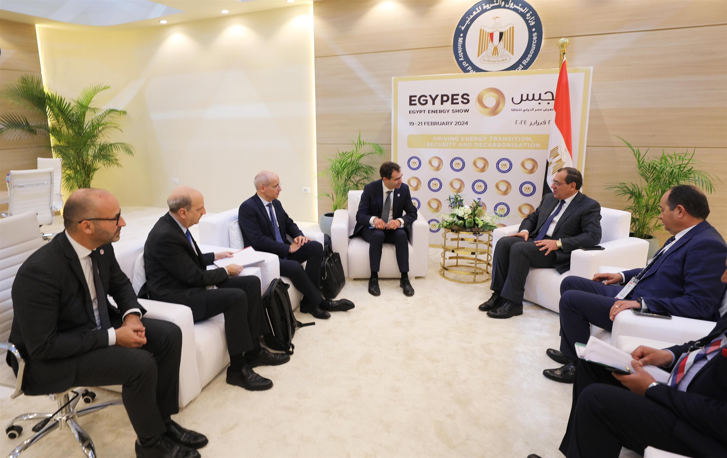 مباحثات وزير البترول مع مسئولي توتال انرجيز الفرنسية