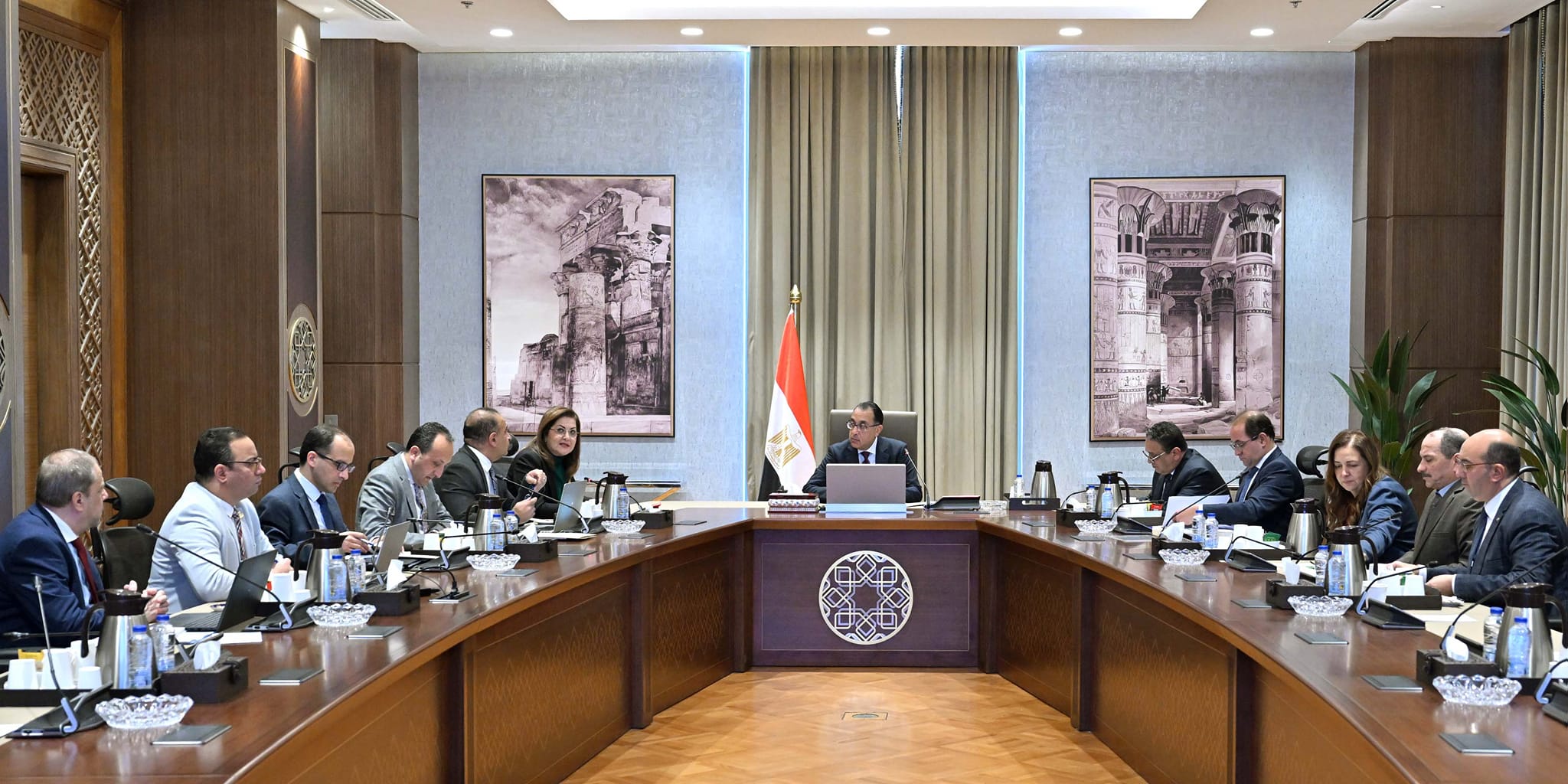 رئيس الوزراء يستعرض مقترحات خطة التنمية الاقتصادية