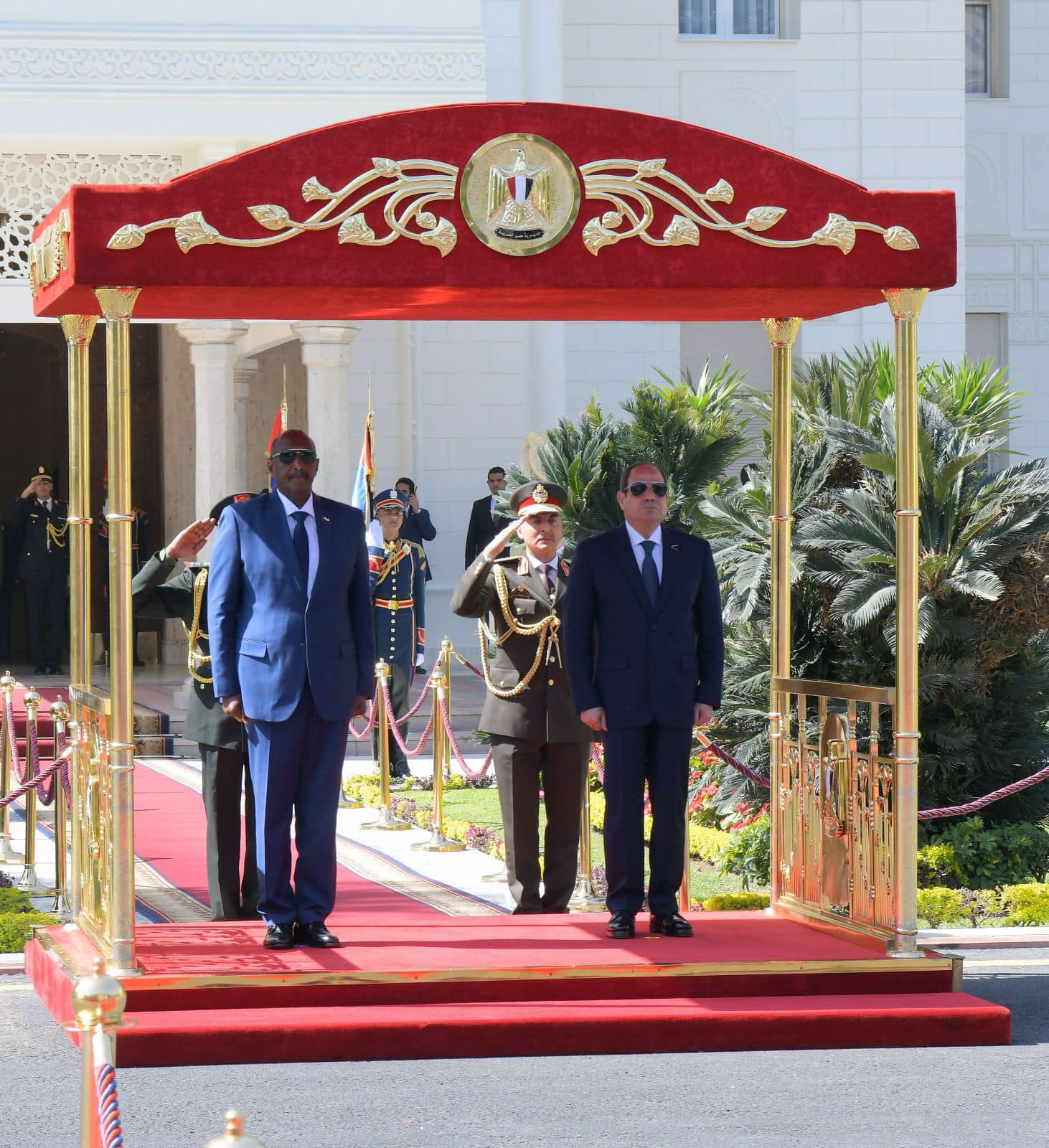 الرئيس السيسي يستقبل رئيس مجلس السيادة السوداني