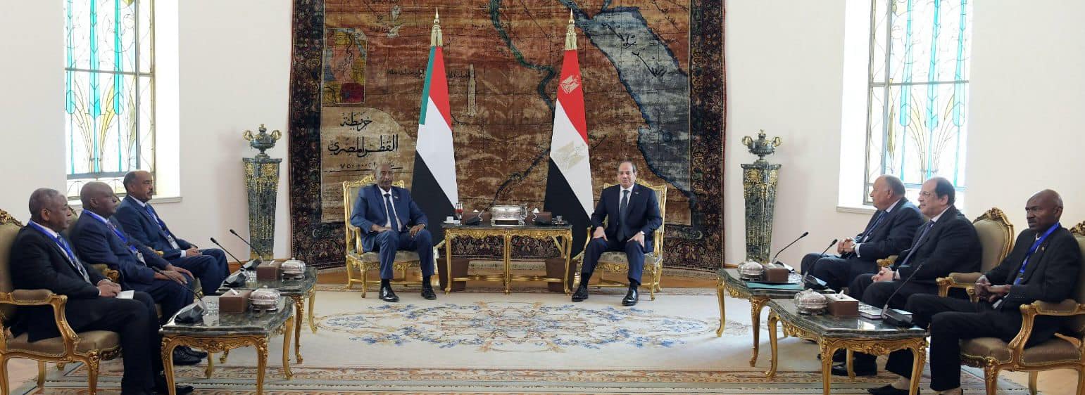السيسي يستقبل رئيس مجلس السيادة الانتقالي السوداني