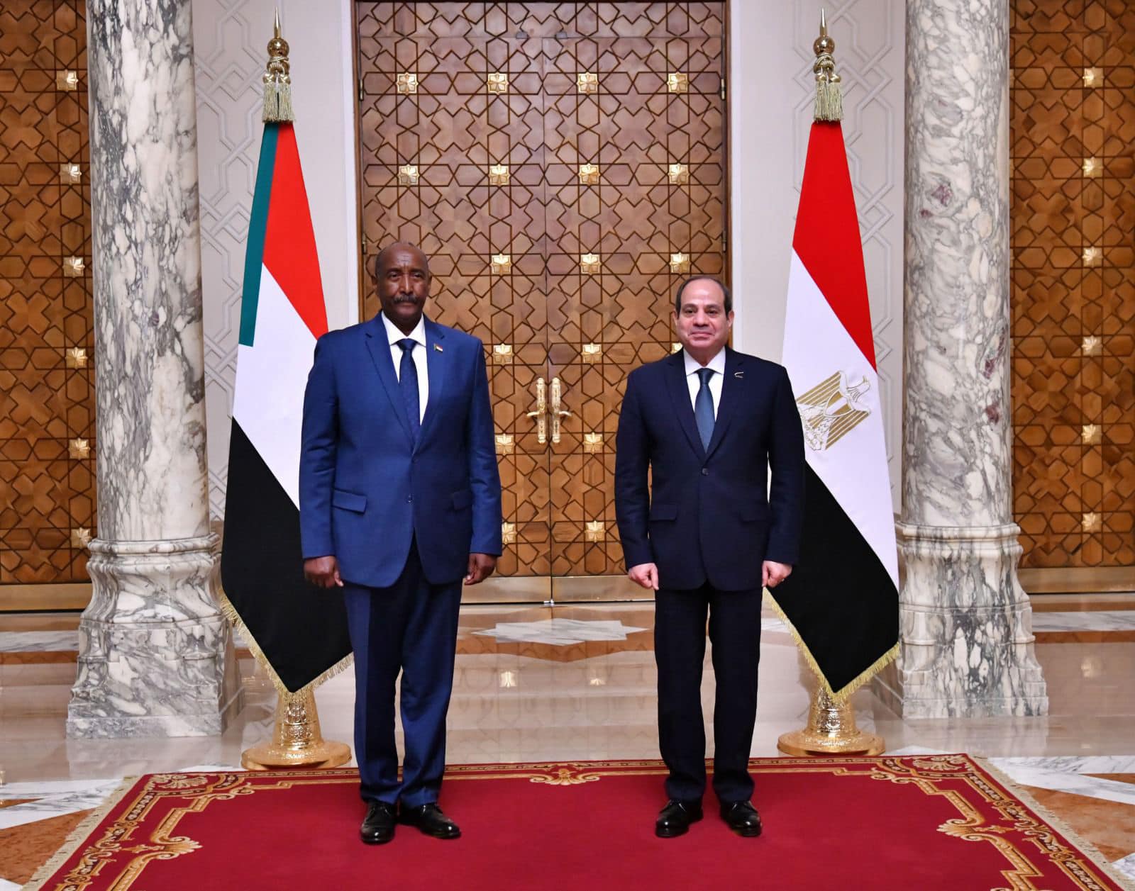 السيسي يستقبل رئيس مجلس السيادة الانتقالي السوداني