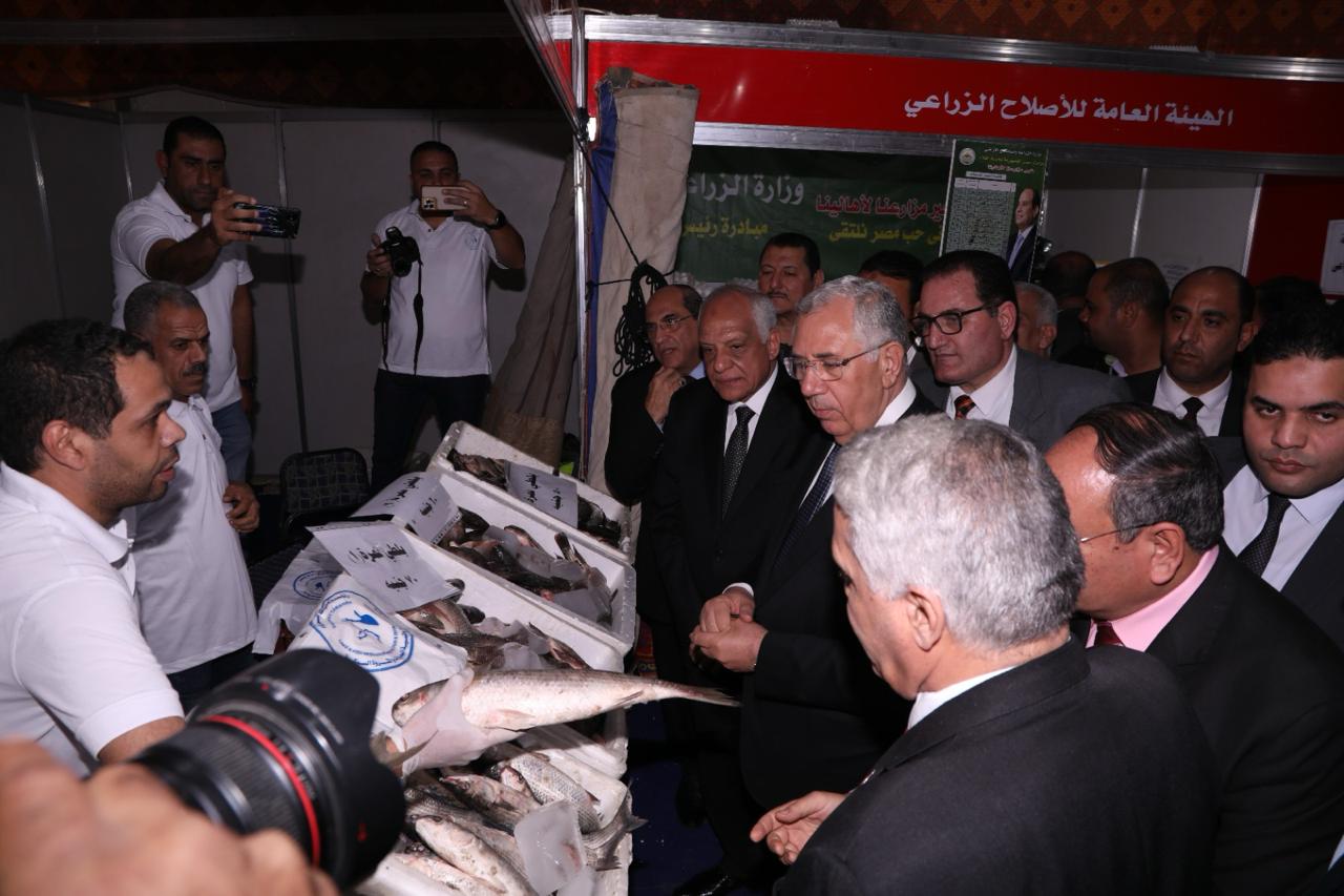 افتتاح معرض خير مزارعنا لاهالينا للسلع والمنتجات الغذائية