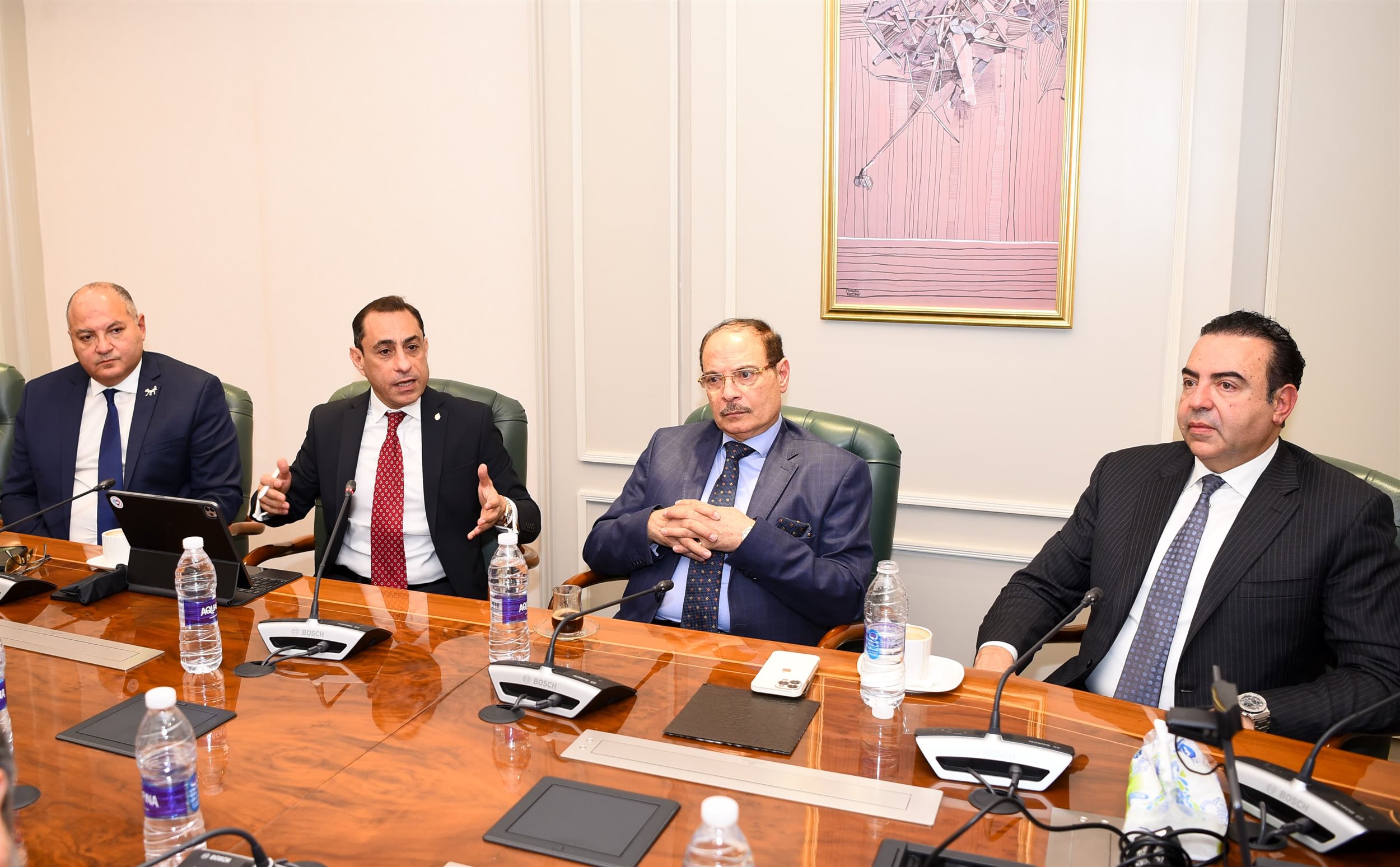 اجتماع وزيرة الهجرة مع المجموعة المؤسسة للشركة الاستثمارية للمصريين بالخارج