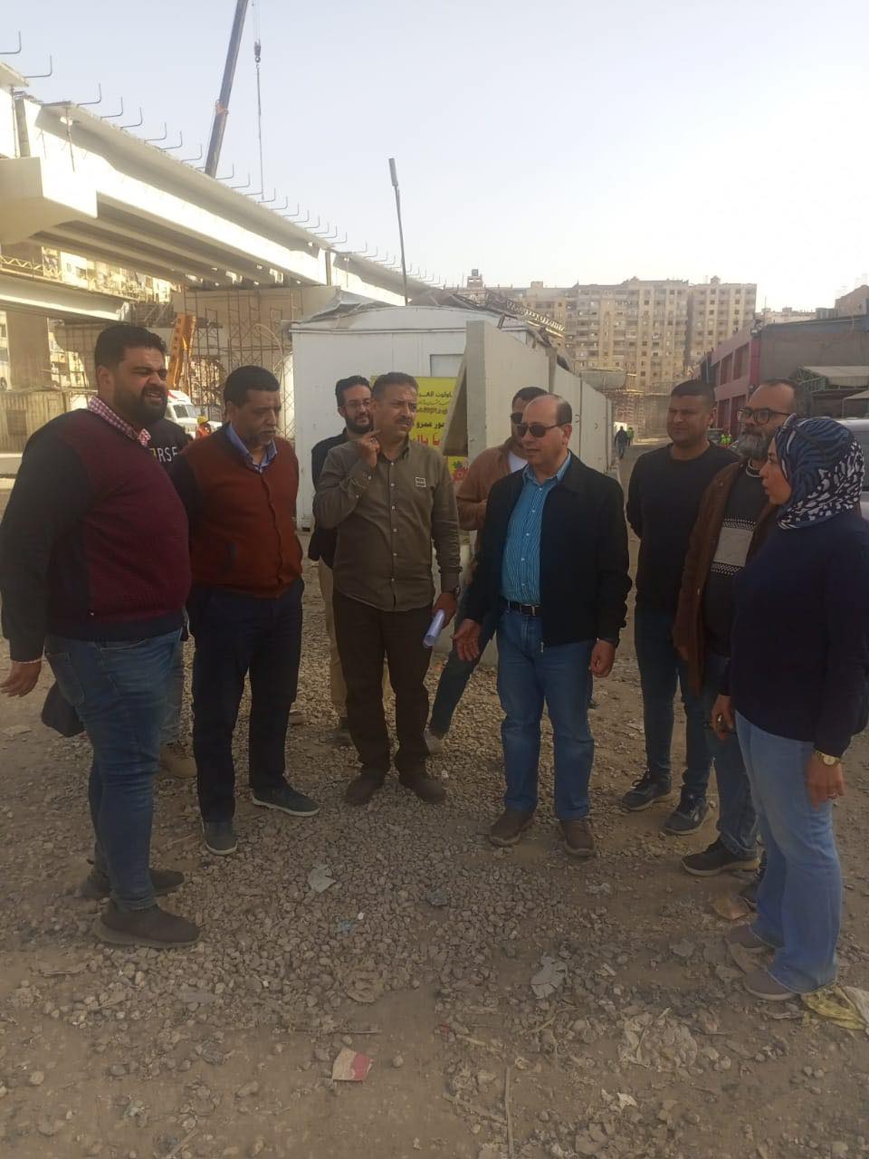 وزير الإسكان يتابع موقف تنفيذ مشروع محور