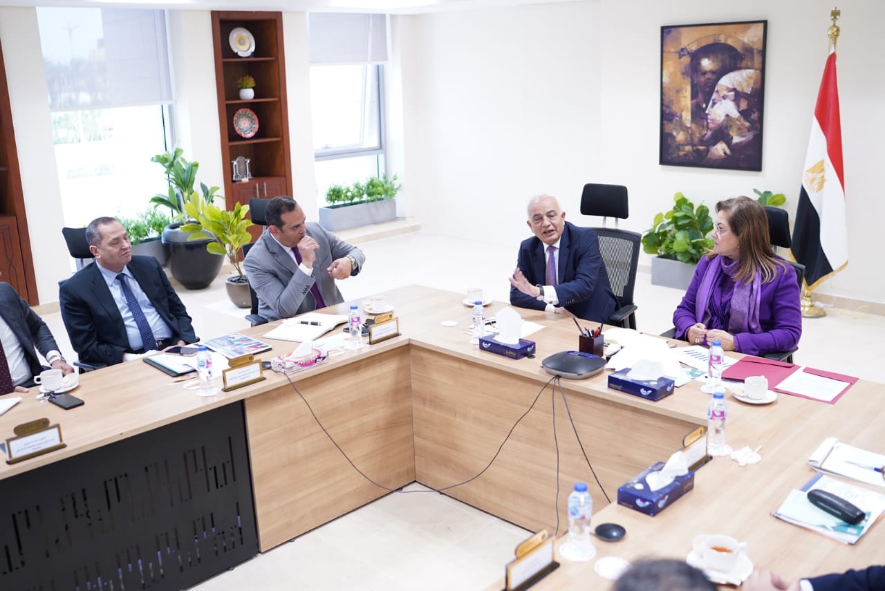 وزيرا التخطيط والتربية والتعليم يناقشان ملامح الخطة الاستثمارية للوزارة للعام المالي 24/2025