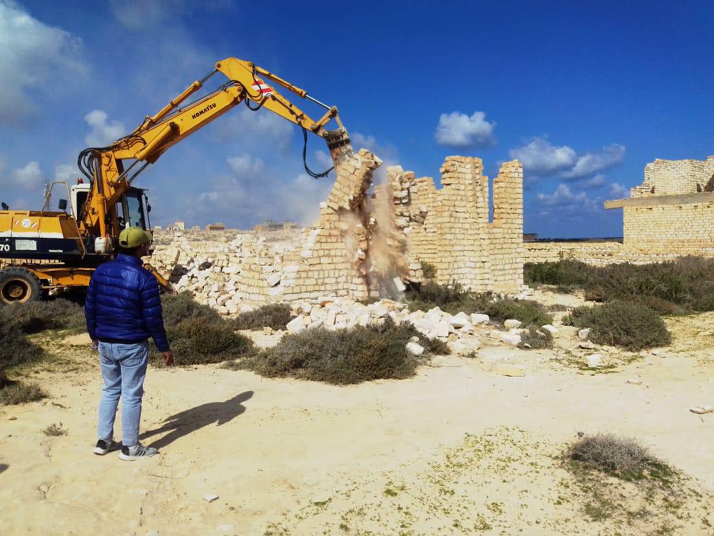 وزير الإسكان تنفيذ 28 قرار إزالة لمخالفات بناء بالساحل الشمالي