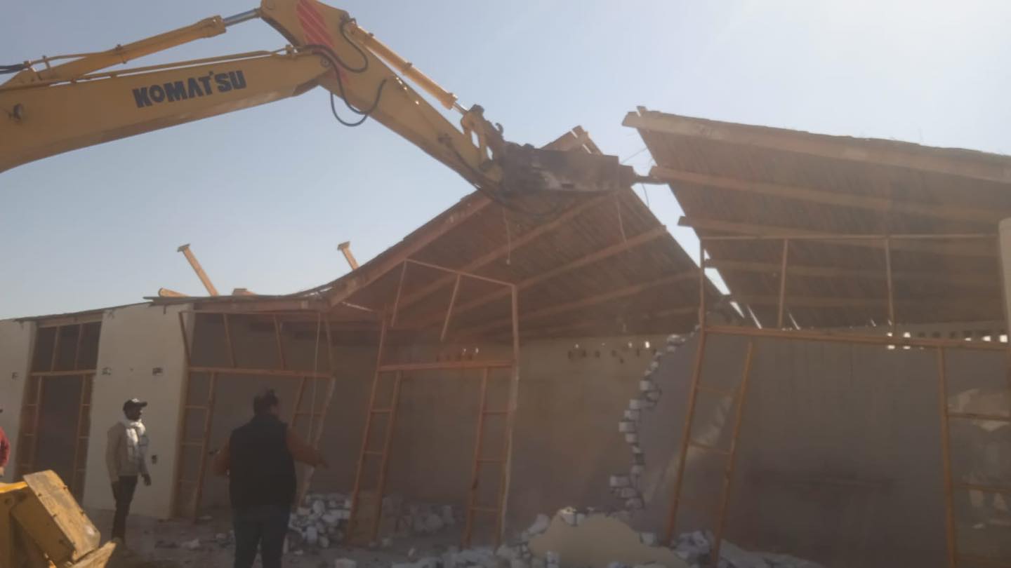 وزير الإسكان تنفيذ 28 قرار إزالة لمخالفات بناء بالساحل الشمالي