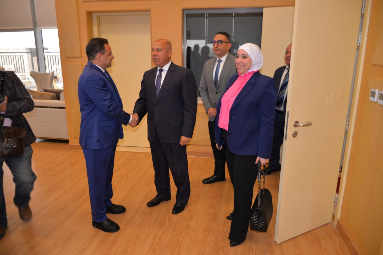 وزير النقل في اجتماع مع وزيرة النقل الاردنية