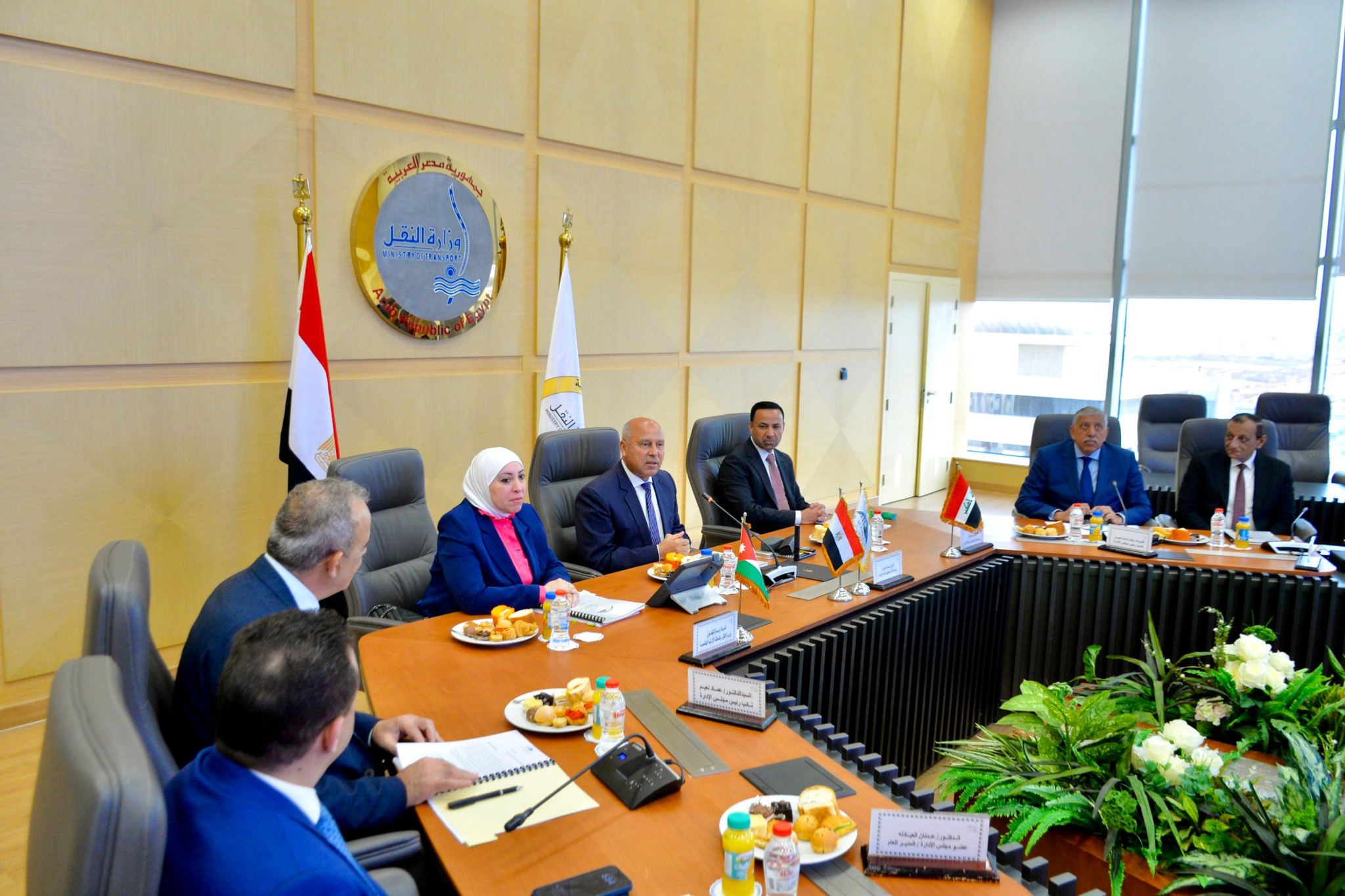 وزير النقل في اجتماع مع وزيرة النقل الاردنية