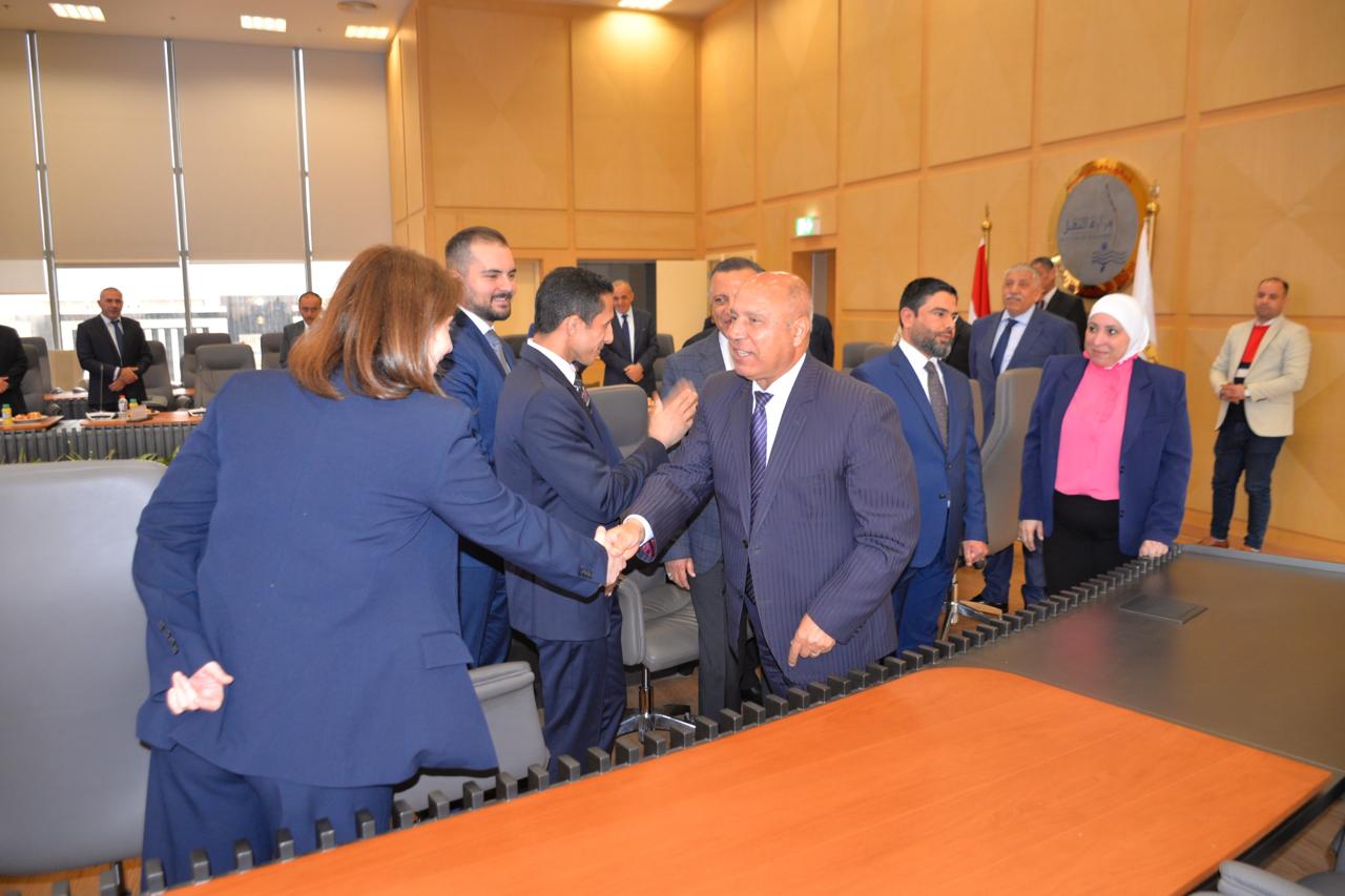 وزير النقل في اجتماع مع وزيرة النقل الاردنية
