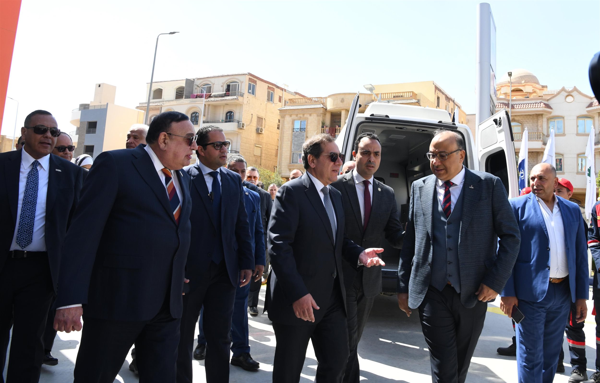 الملا يفتتح محطة التموين المتكاملة