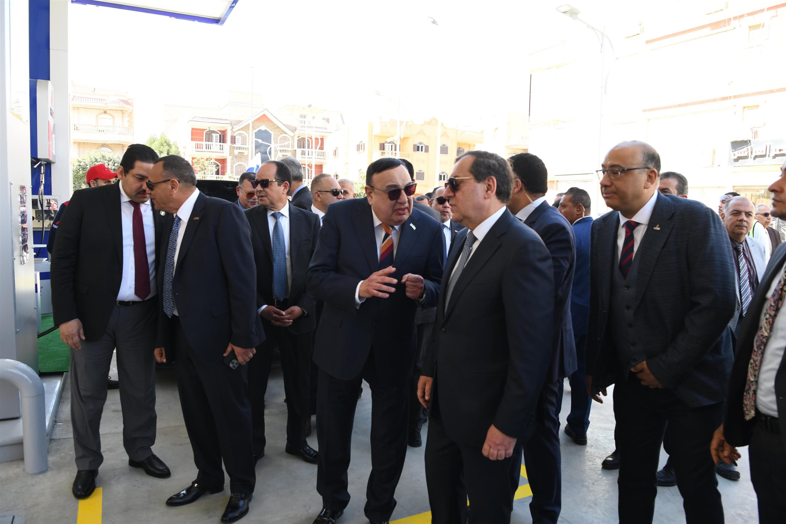 الملا يفتتح محطة التموين المتكاملة