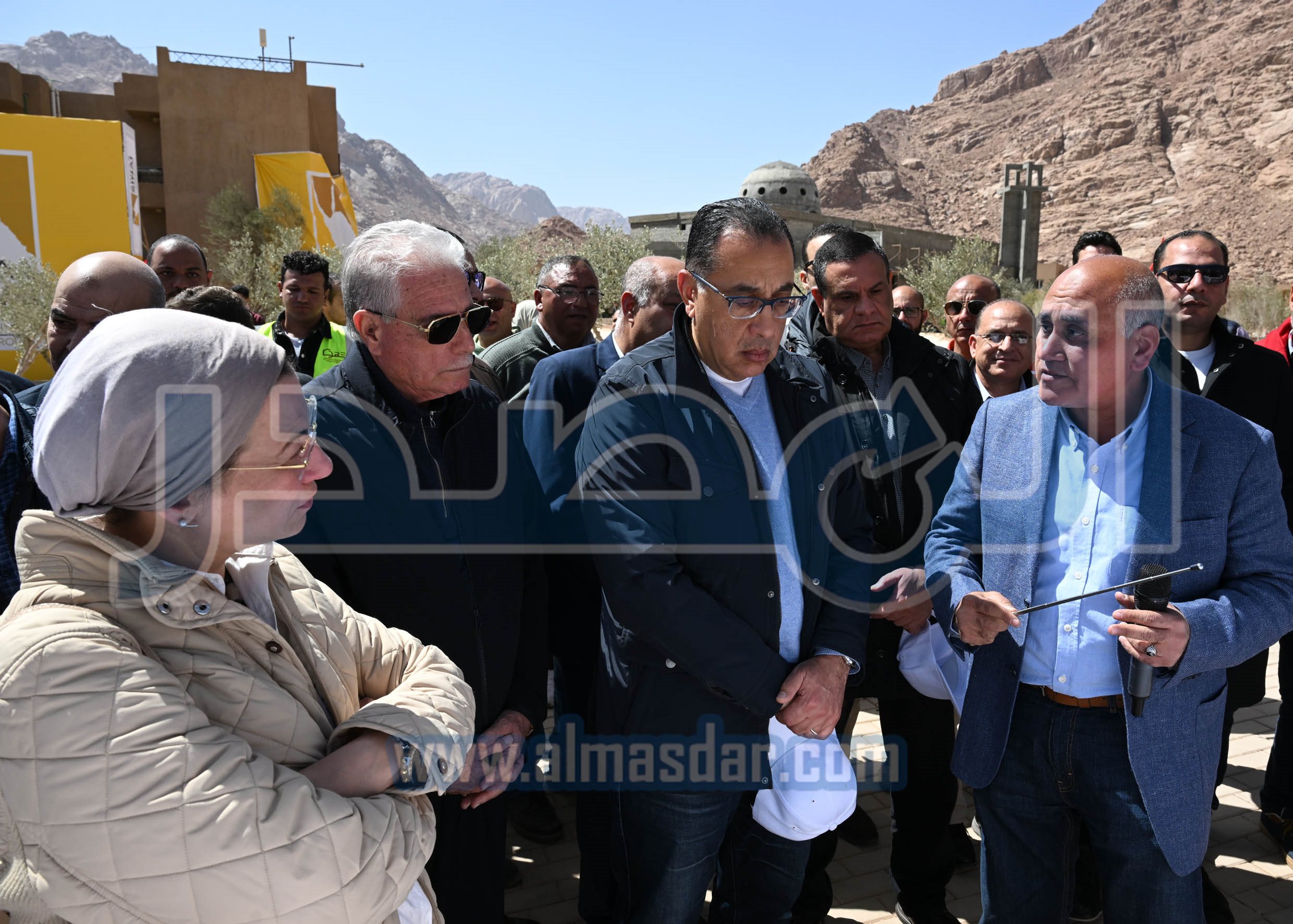 رئيس الوزراء يبدأ جولة تفقدية بمدينة سانت كاترين