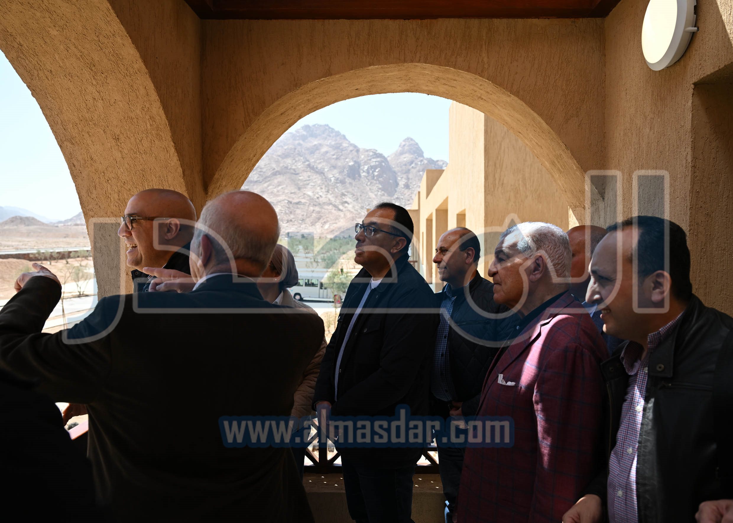 رئيس الوزراء يبدأ جولة تفقدية بمدينة سانت كاترين