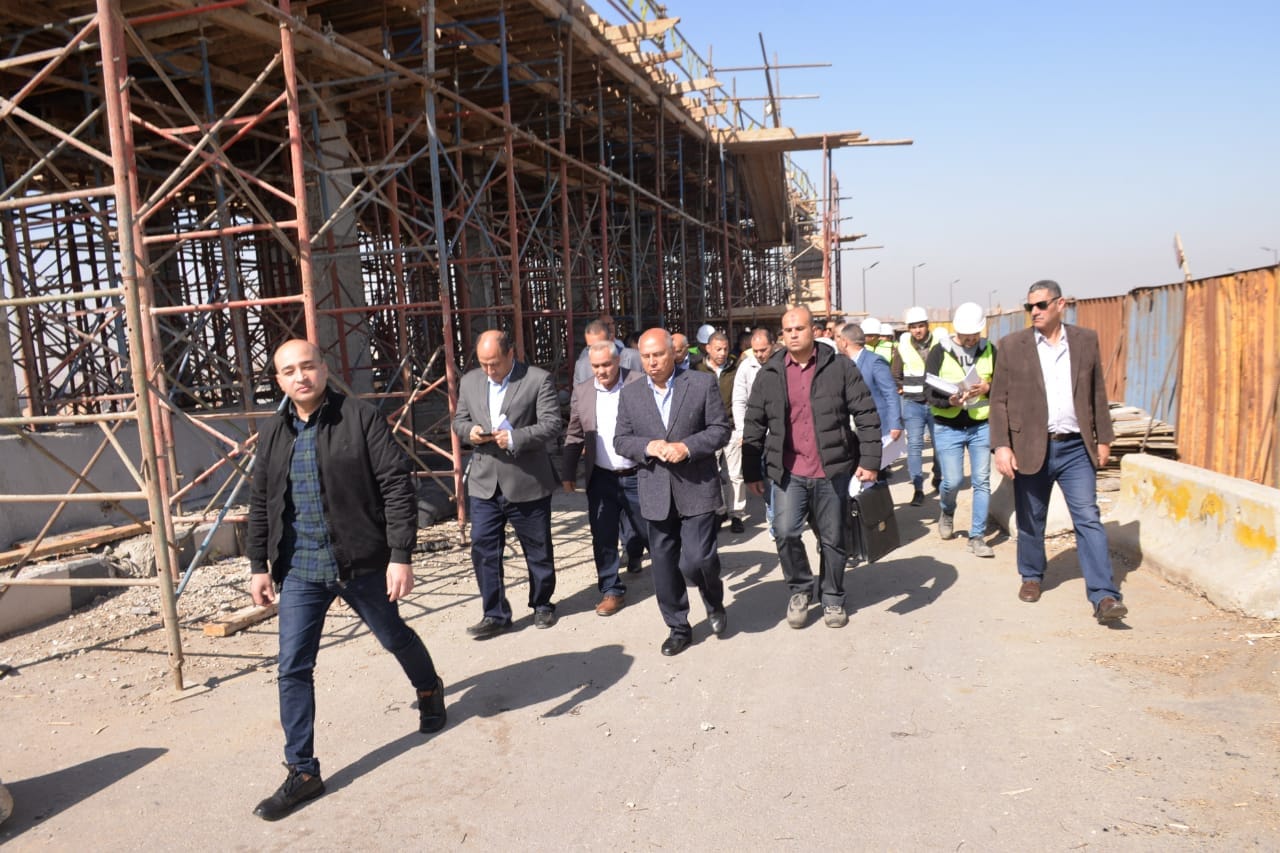 وزير النقل يتفقد المرحلة الثانية لمشروع تطوير الطريق الدائري