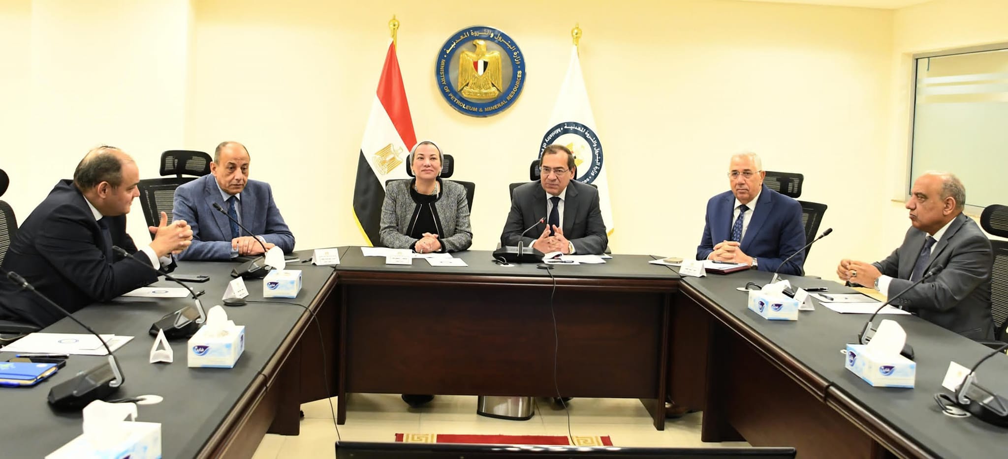 وزير البترول يبحث مع 5 وزراء إنتاج وقود الطيران المستدام
