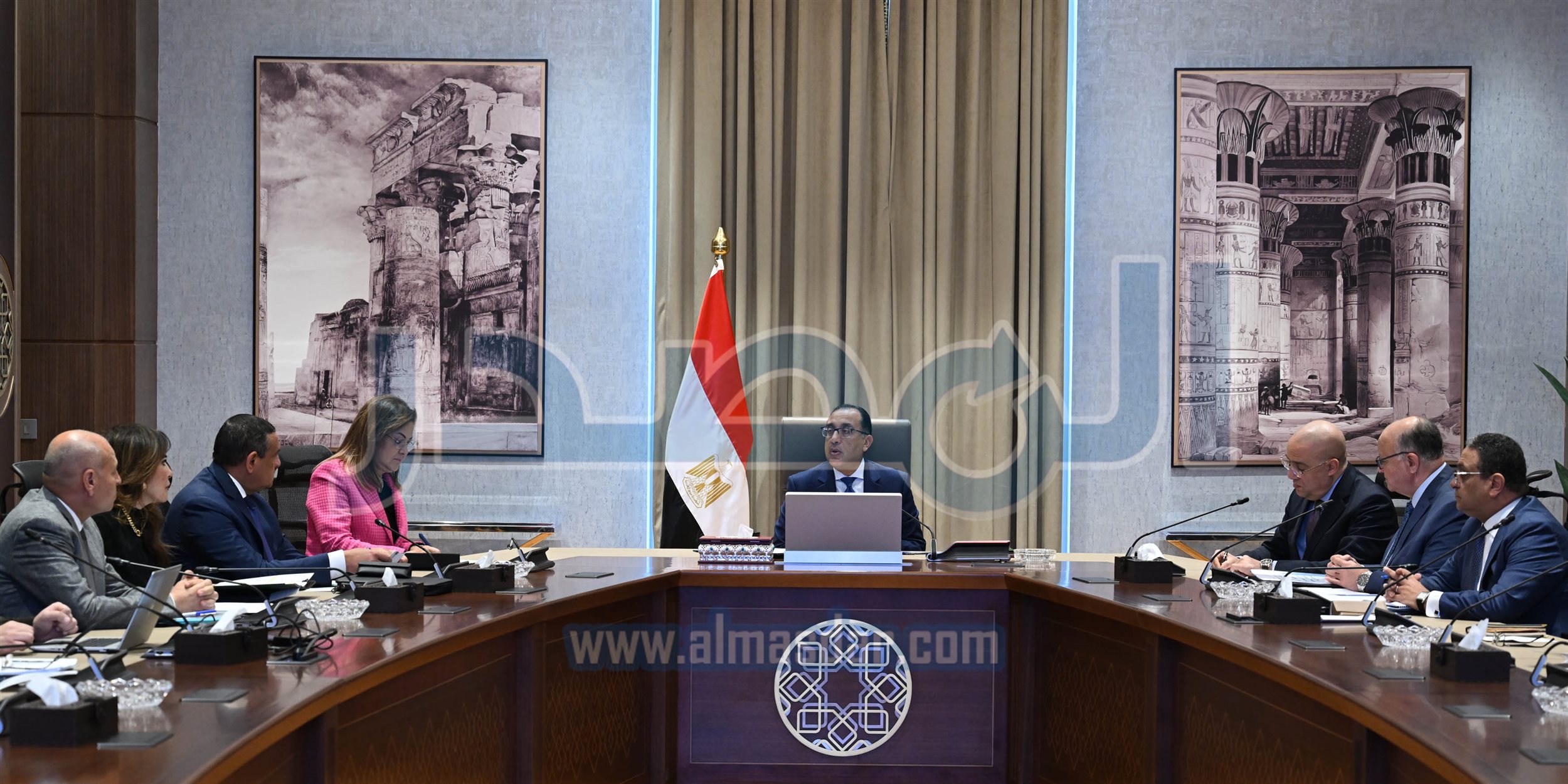 رئيس الوزراء يُتابع الموقف التنفيذي للمشروعات السكنية