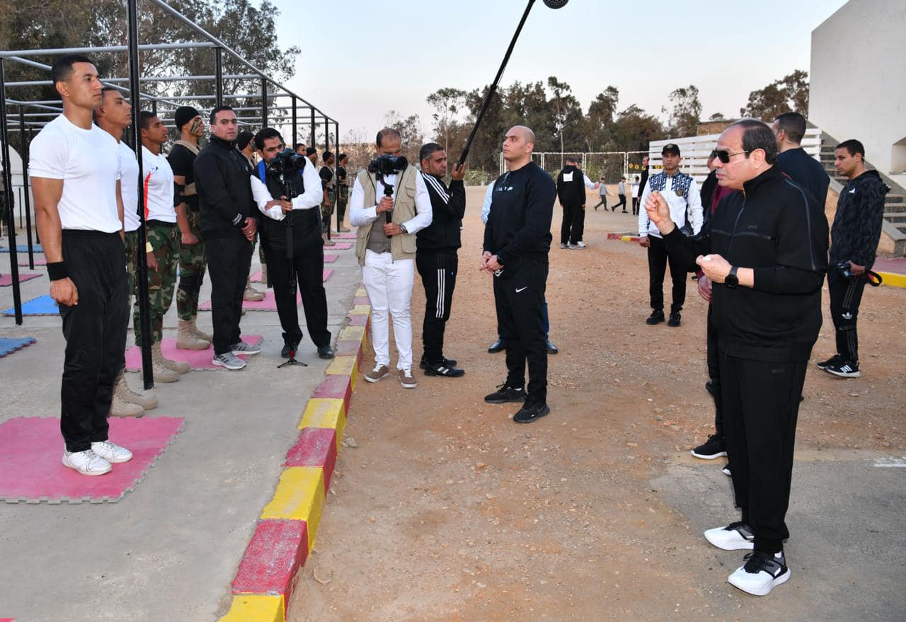 الرئيس السيسي يتفقد الأكاديمية العسكرية المصرية