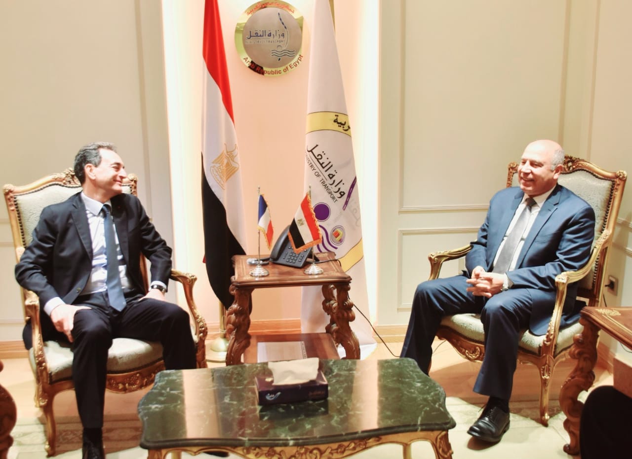 وزير النقل يستقبل السفير إيريك شوفاليي
