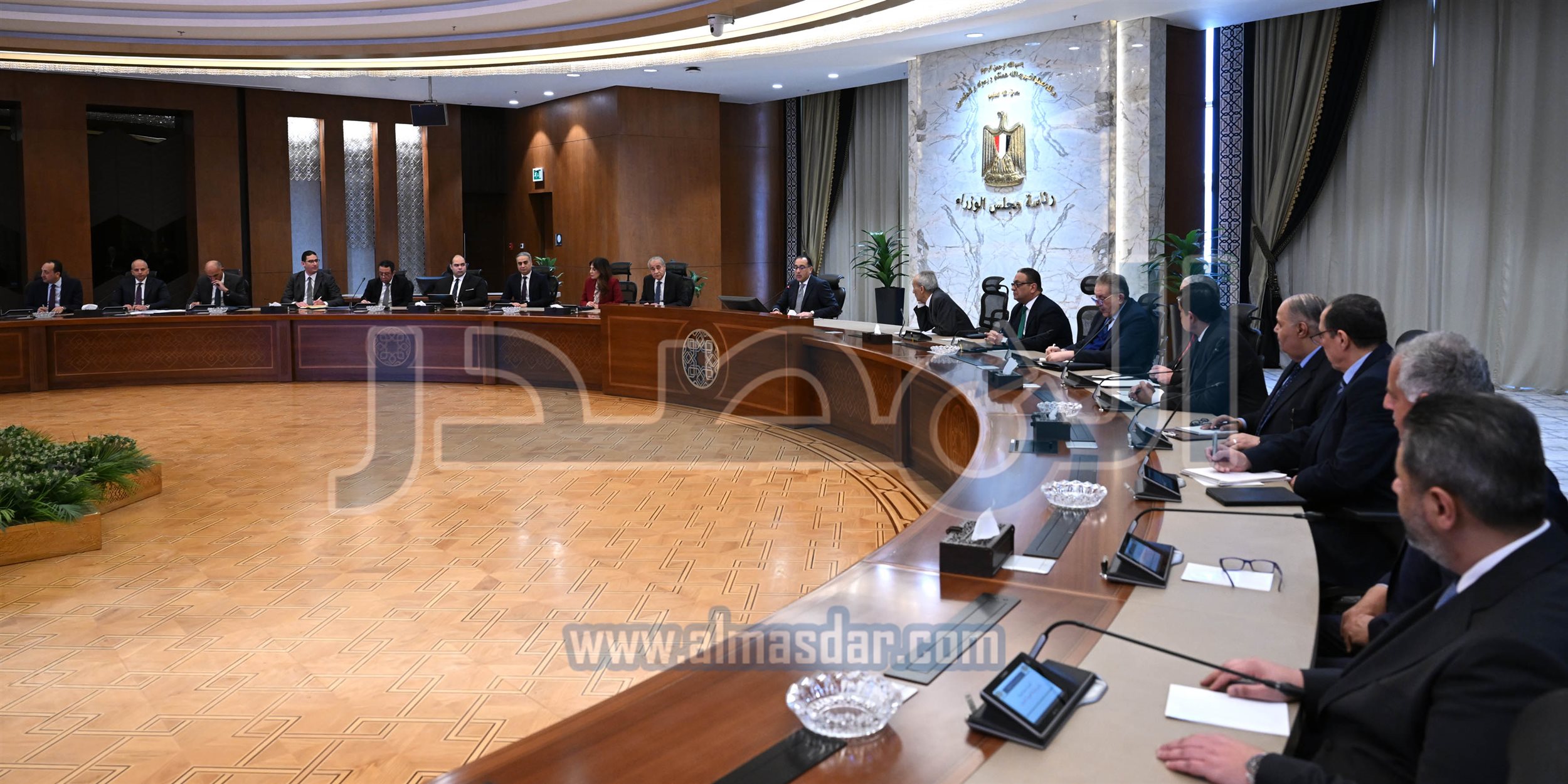 رئيس الوزراء يتابع إجراءات زيادة المعروض من السكر في الأسواق