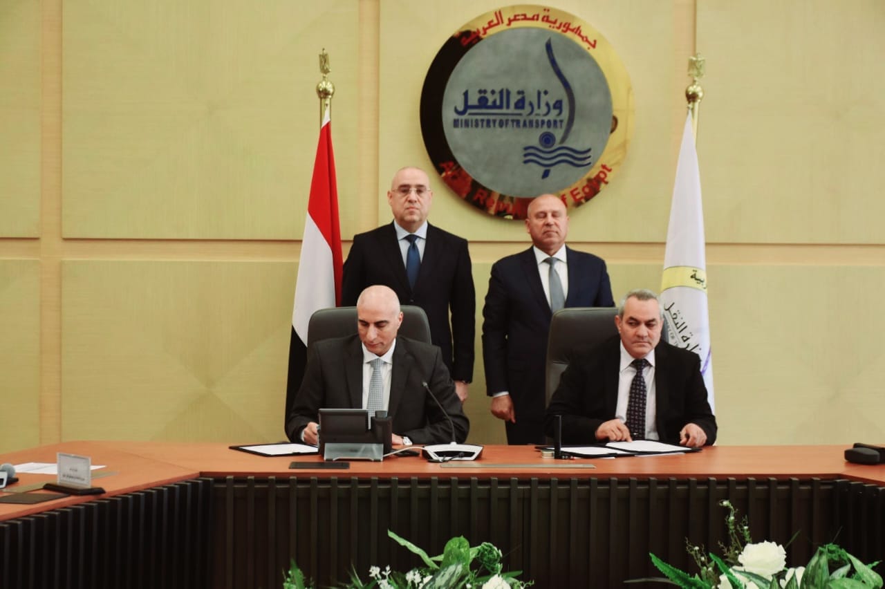 وزيرا النقل والاسكان يشهدان بروتوكول تعاون في مجالات النقل