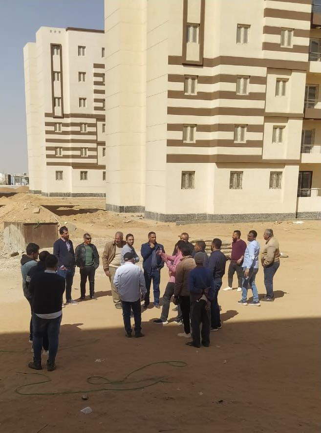 وزير الإسكان يتابع المشروعات السكنية بـ4 مدن