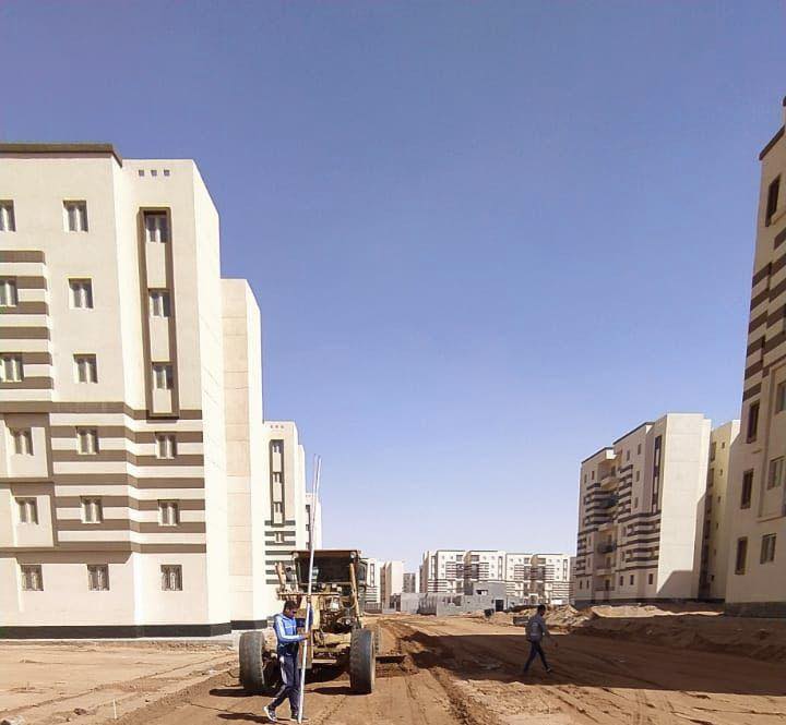 وزير الإسكان يتابع المشروعات السكنية بـ4 مدن