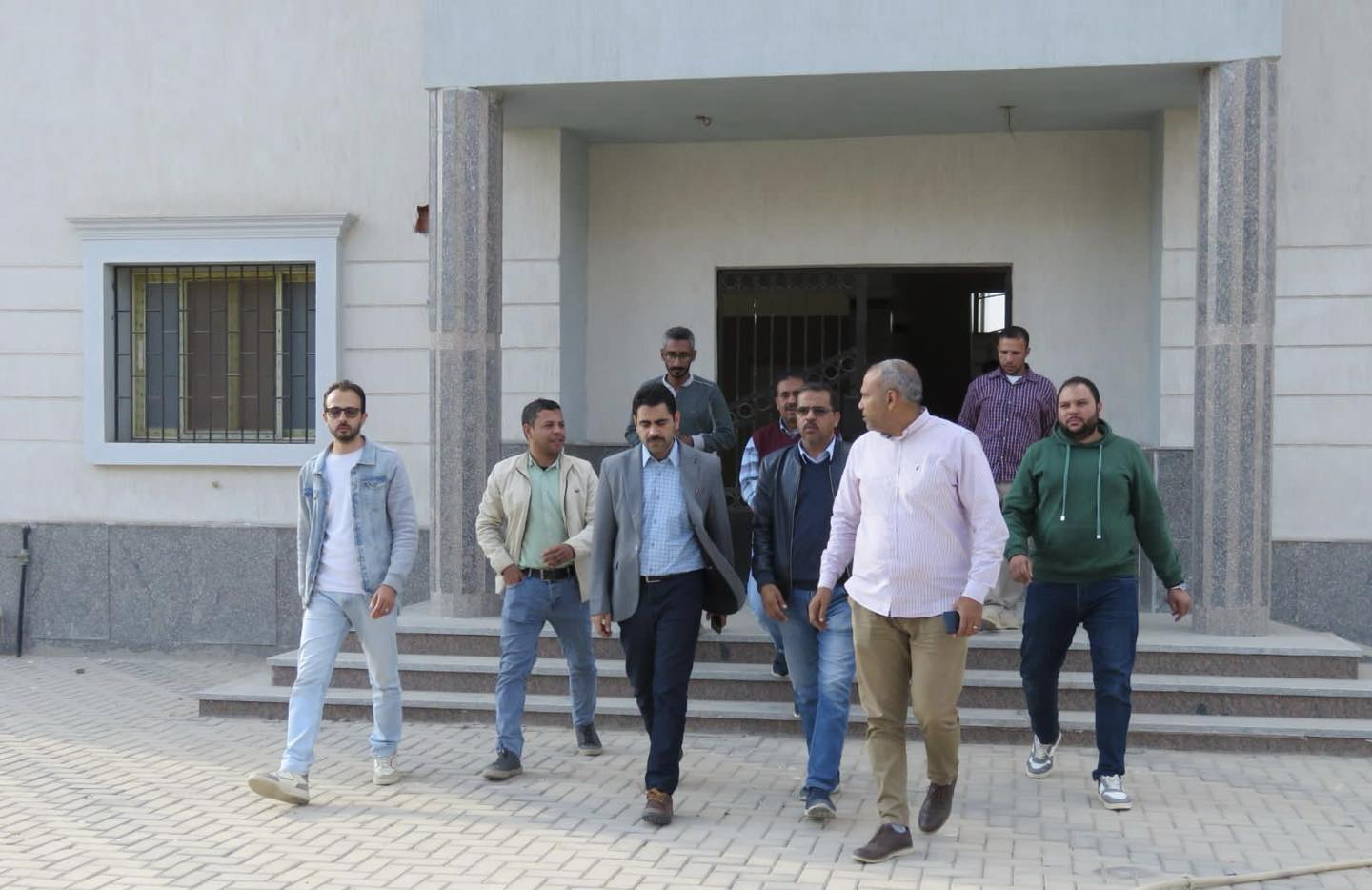 وزير الإسكان يتابع المشروعات السكنية بـ4 مدن