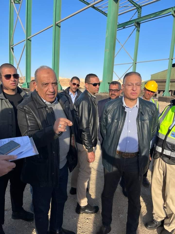 وزير قطاع الأعمال العام يتفقد شركة سيناء للمنجنيز بمدينة أبو زنيمة